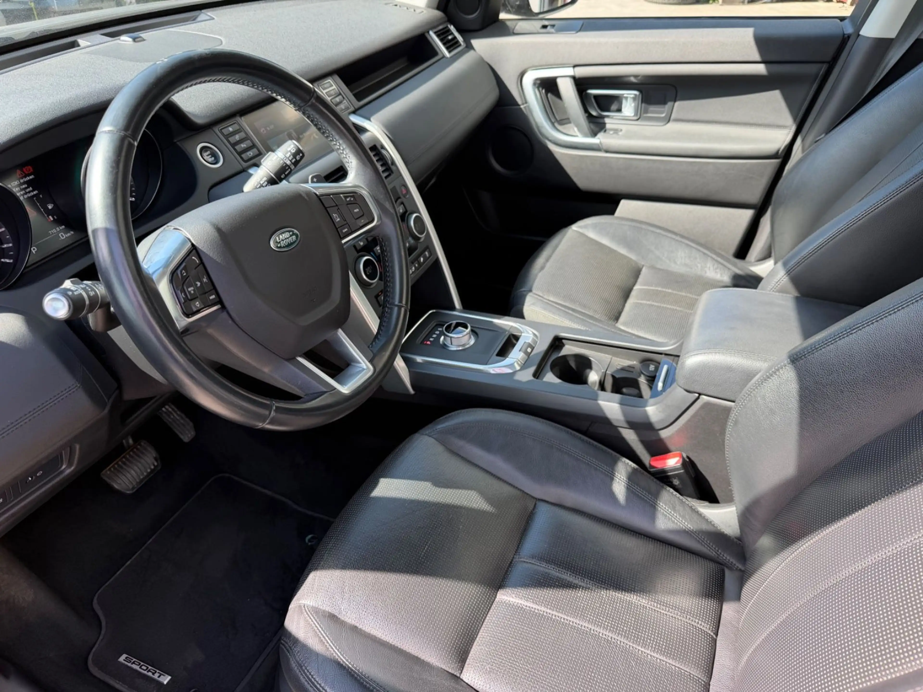 Land Rover Discovery Sport HSE *PANO/AHK/LEDER* — photo 8