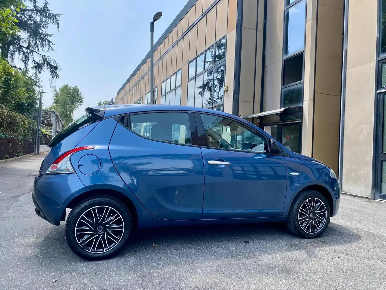 Lancia Ypsilon 2023 — фото 7