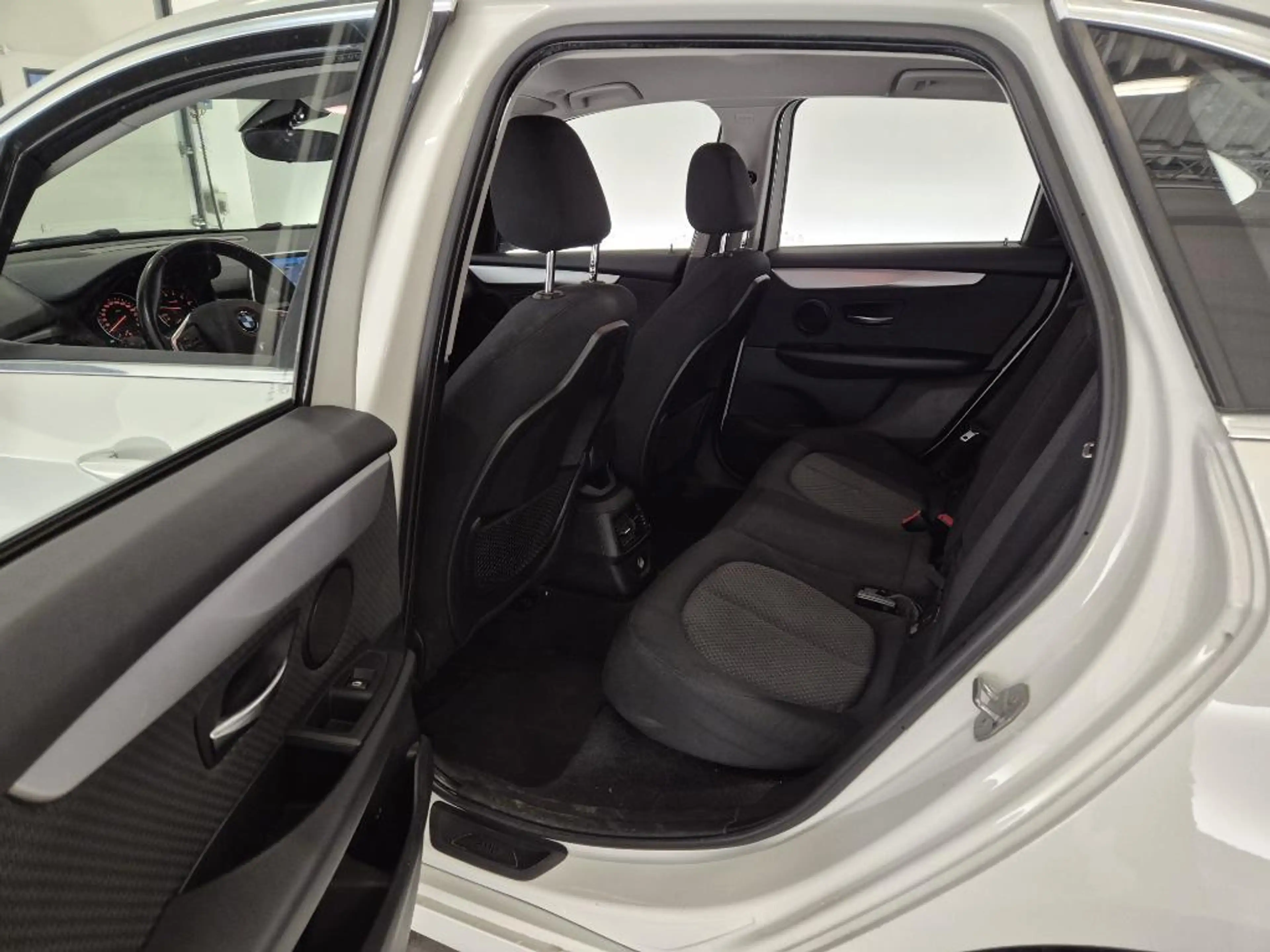BMW 218 2-serie Active Tourer 218i Essential / NL prijs 65 — photo 11