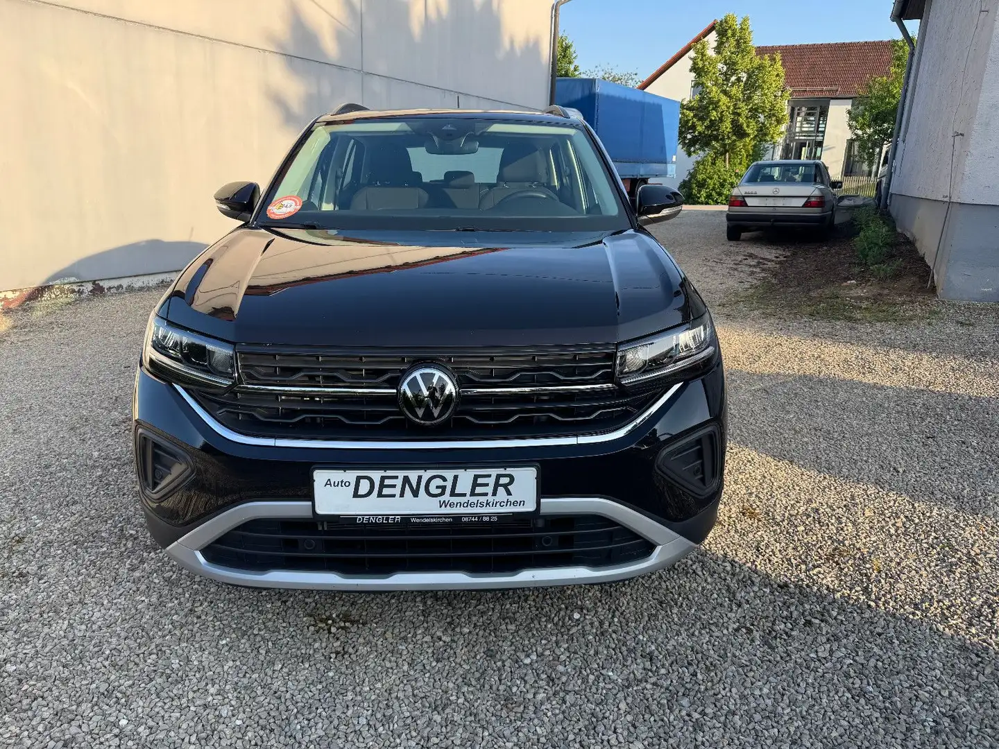 Volkswagen T-Cross 1.0 TSI 85 kW Life,LED,Autom,SHZ,PTS, Schwarz - 1