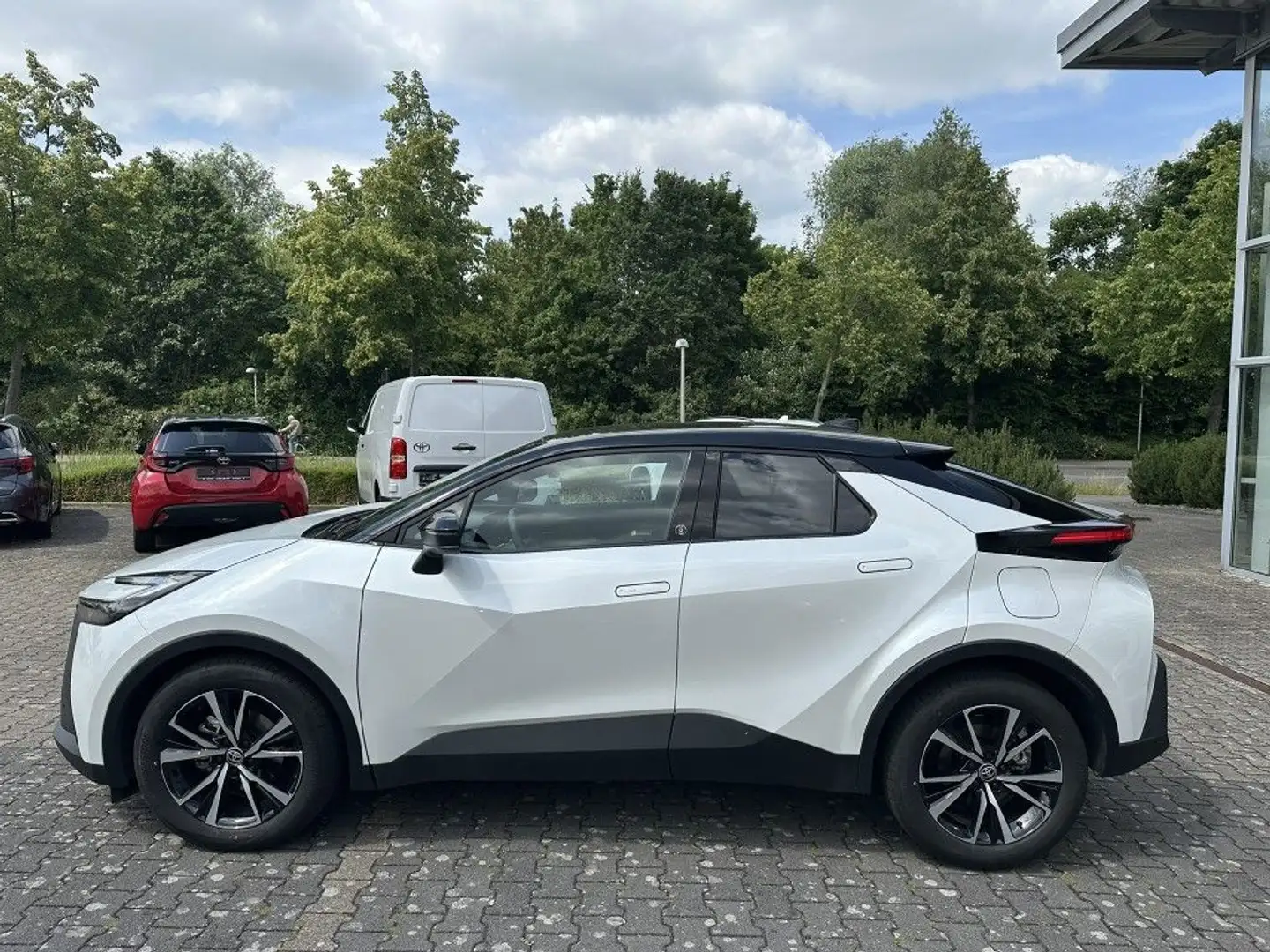 Toyota C-HR 1.8 Hybrid Team Deutschland Weiß - 2