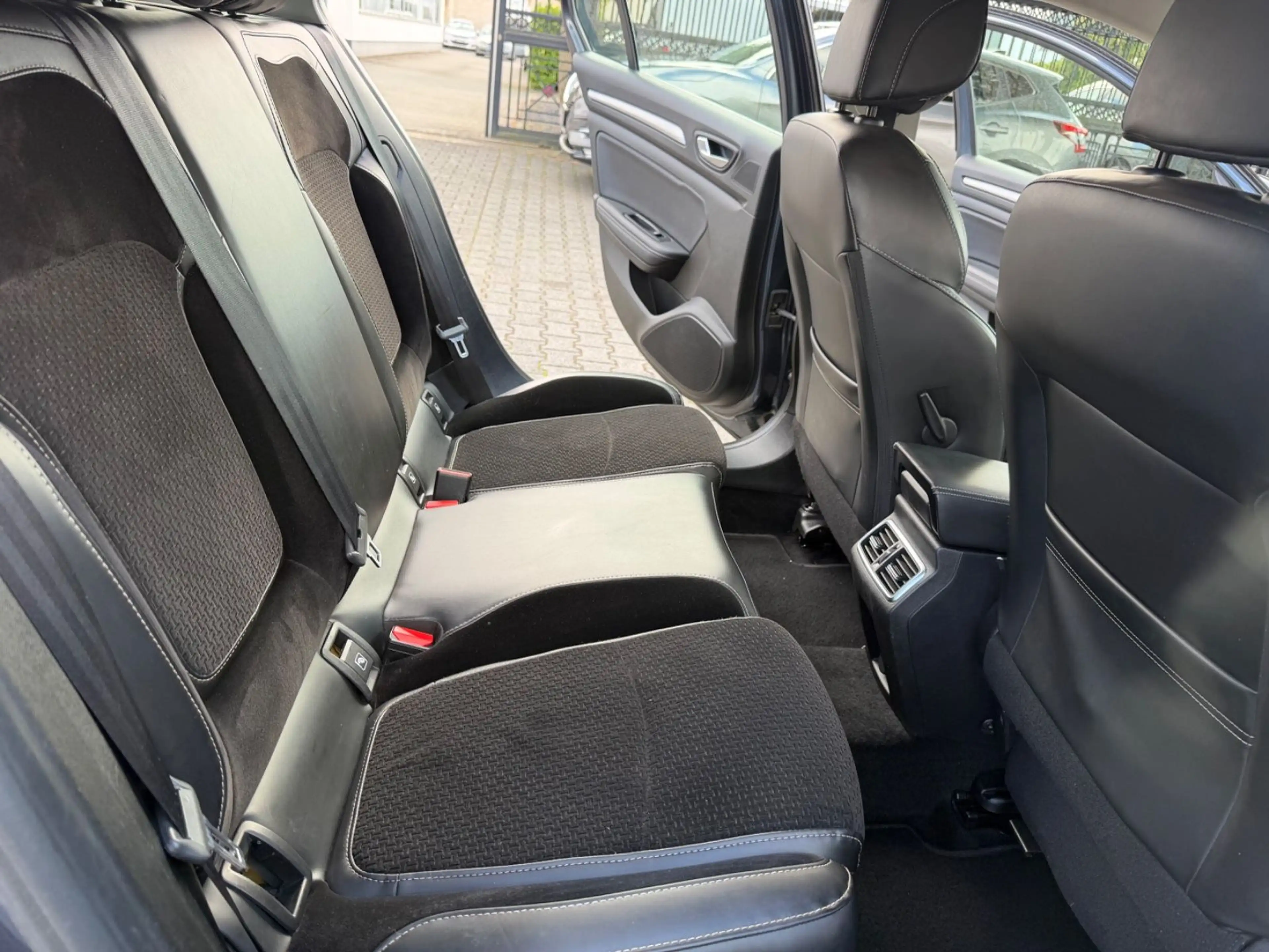 Renault Megane IV Grandtour Intens |Automatik| — photo 12