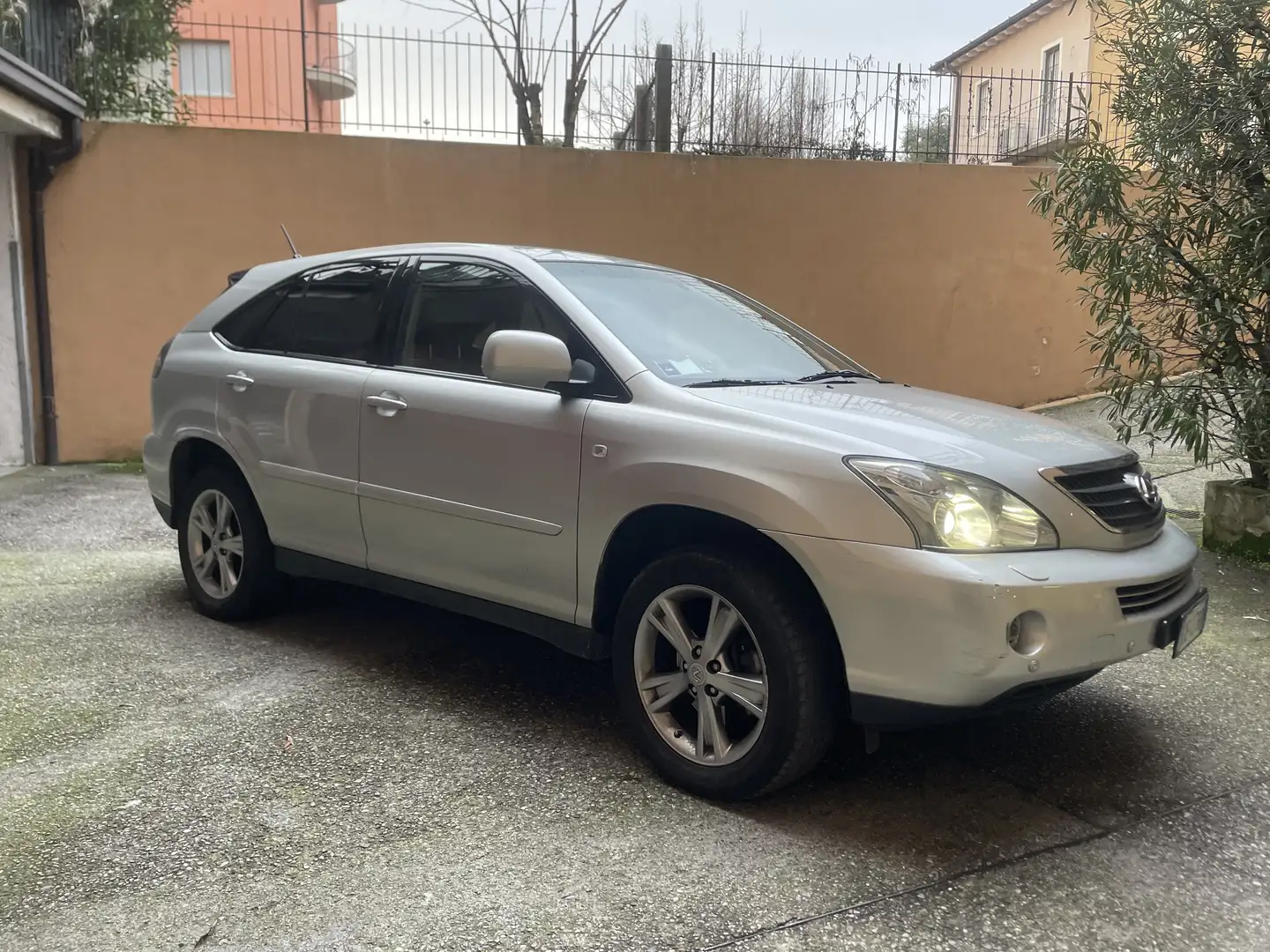 Lexus RX 400 RX II 2005 400h 3.3 Executive cvt Silber - 1