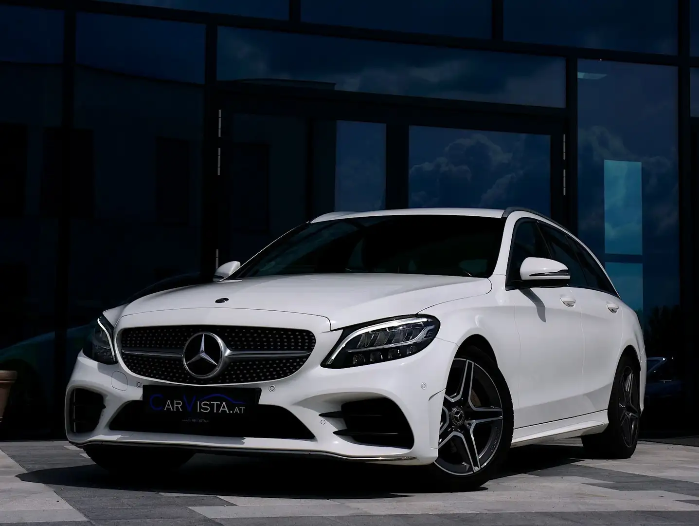 Mercedes-Benz C 220 d T AMG Line Aut. *Premium Plus* Weiß - 2