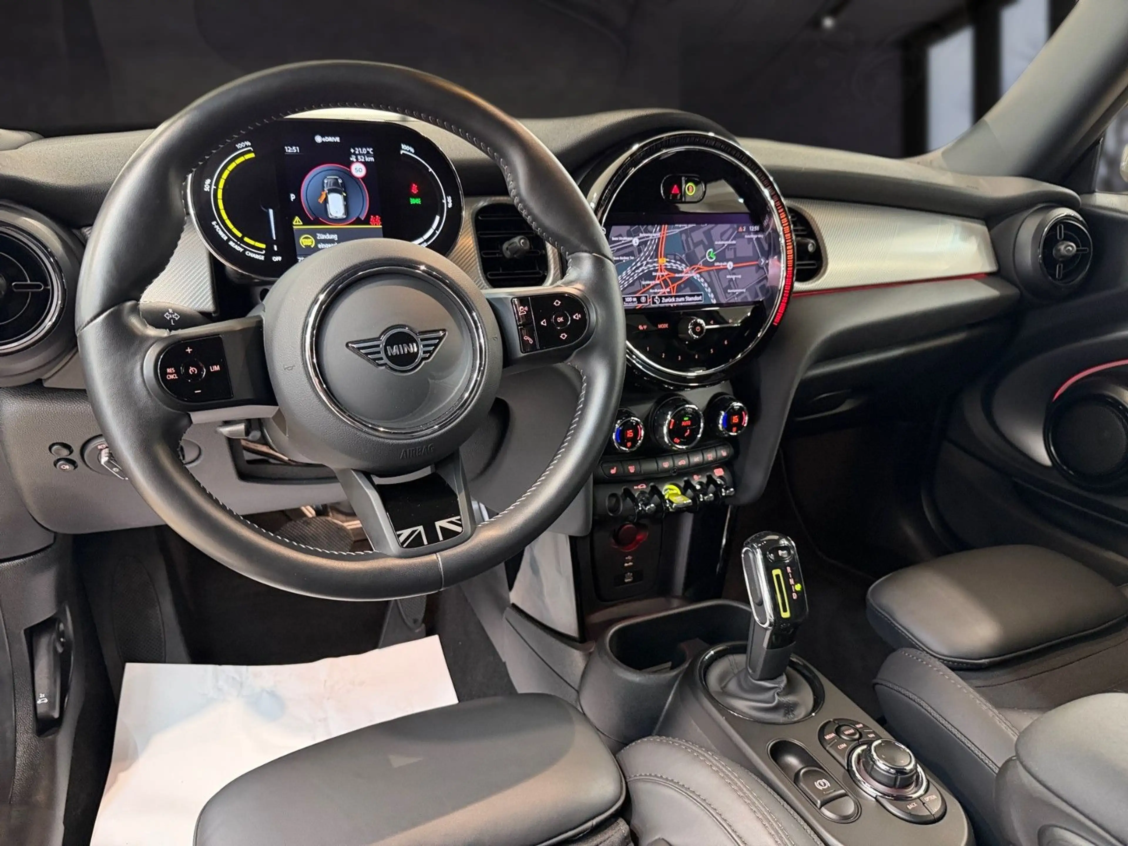 MINI Cooper SE Yours Trim* Wireless Charging*Premium — photo 11