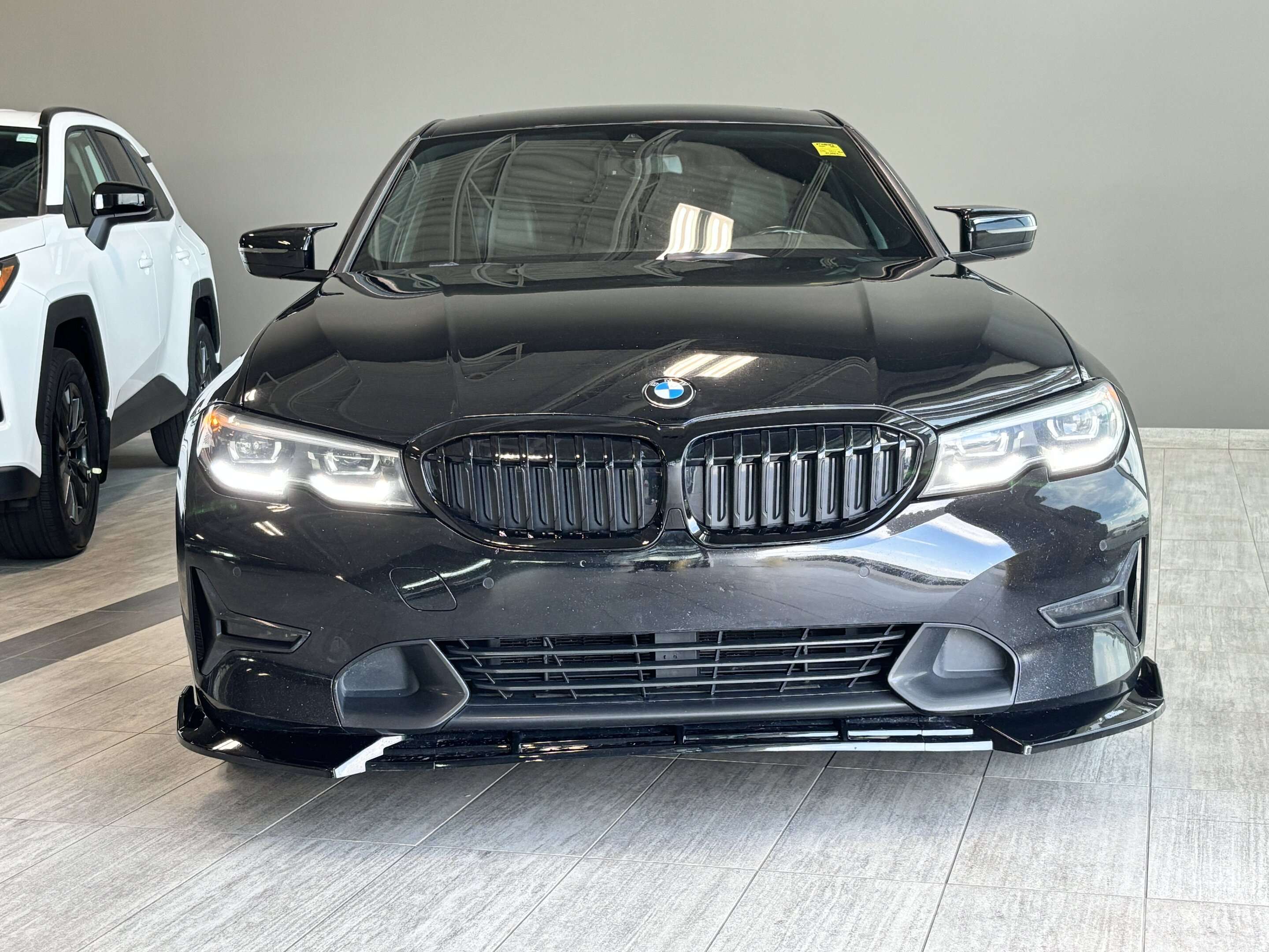2022 BMW 3 Series 330i xDrive | Low KM's | Leather — снимка 3
