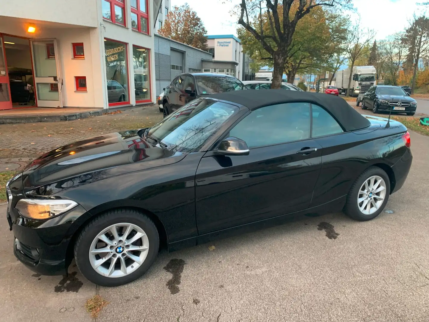 BMW 220 d Cabrio *Automatik*1.Hand* Schwarz - 1