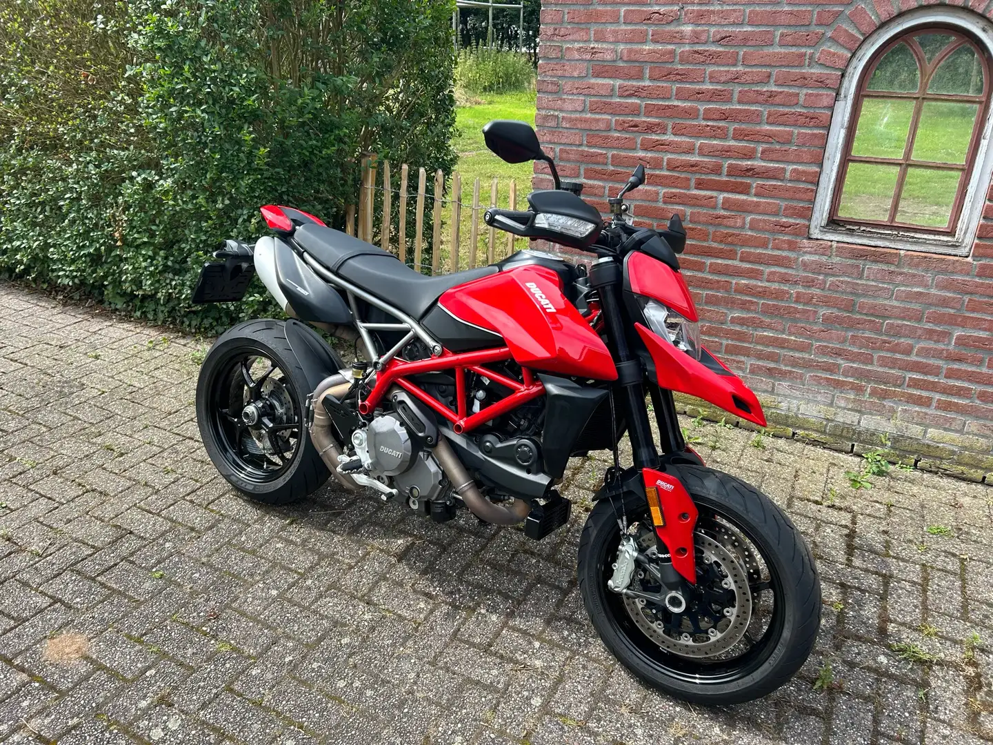 Ducati Hypermotard 950 Roşu - 1