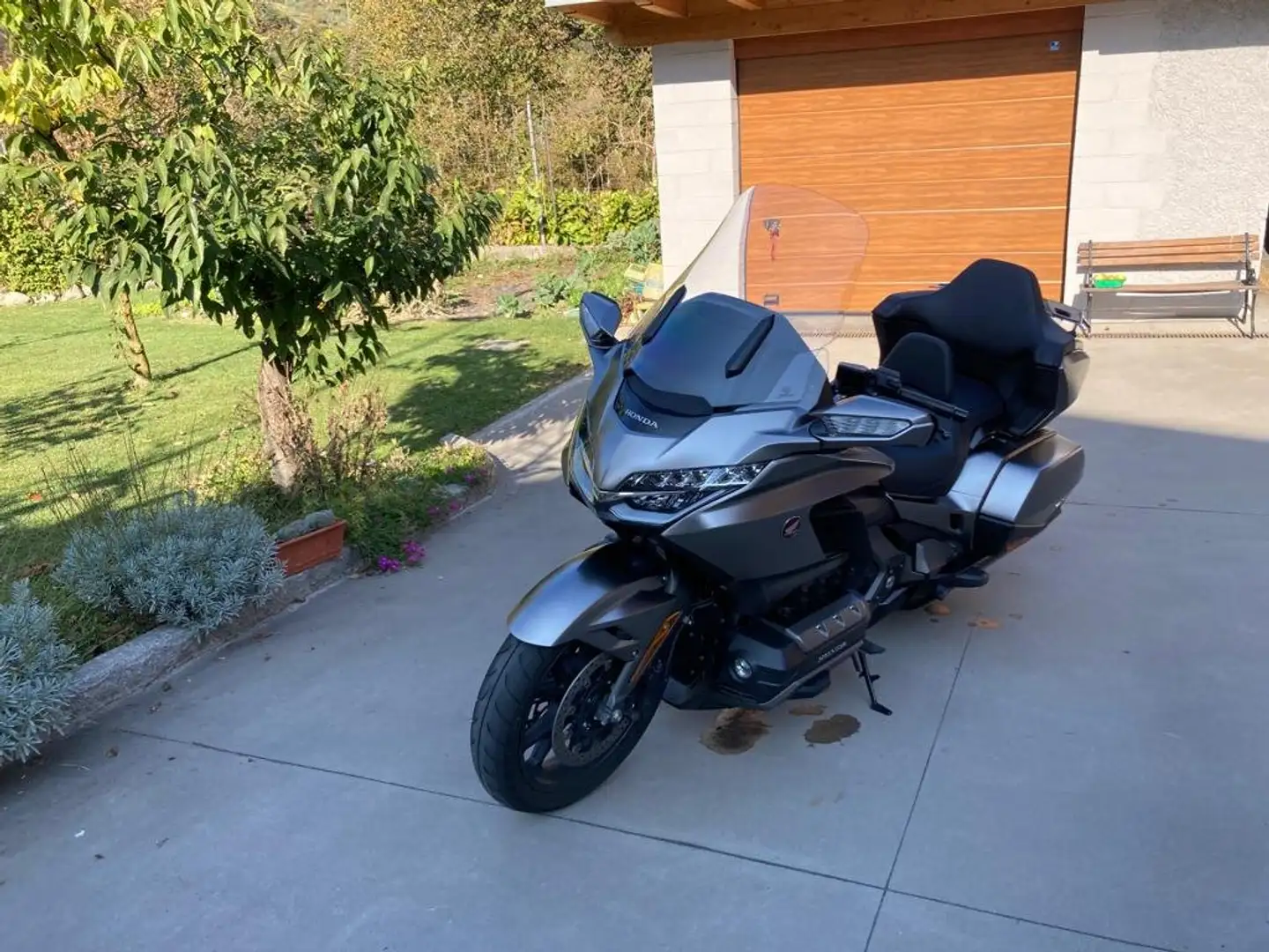 Honda Gold Wing tour Gris - 1