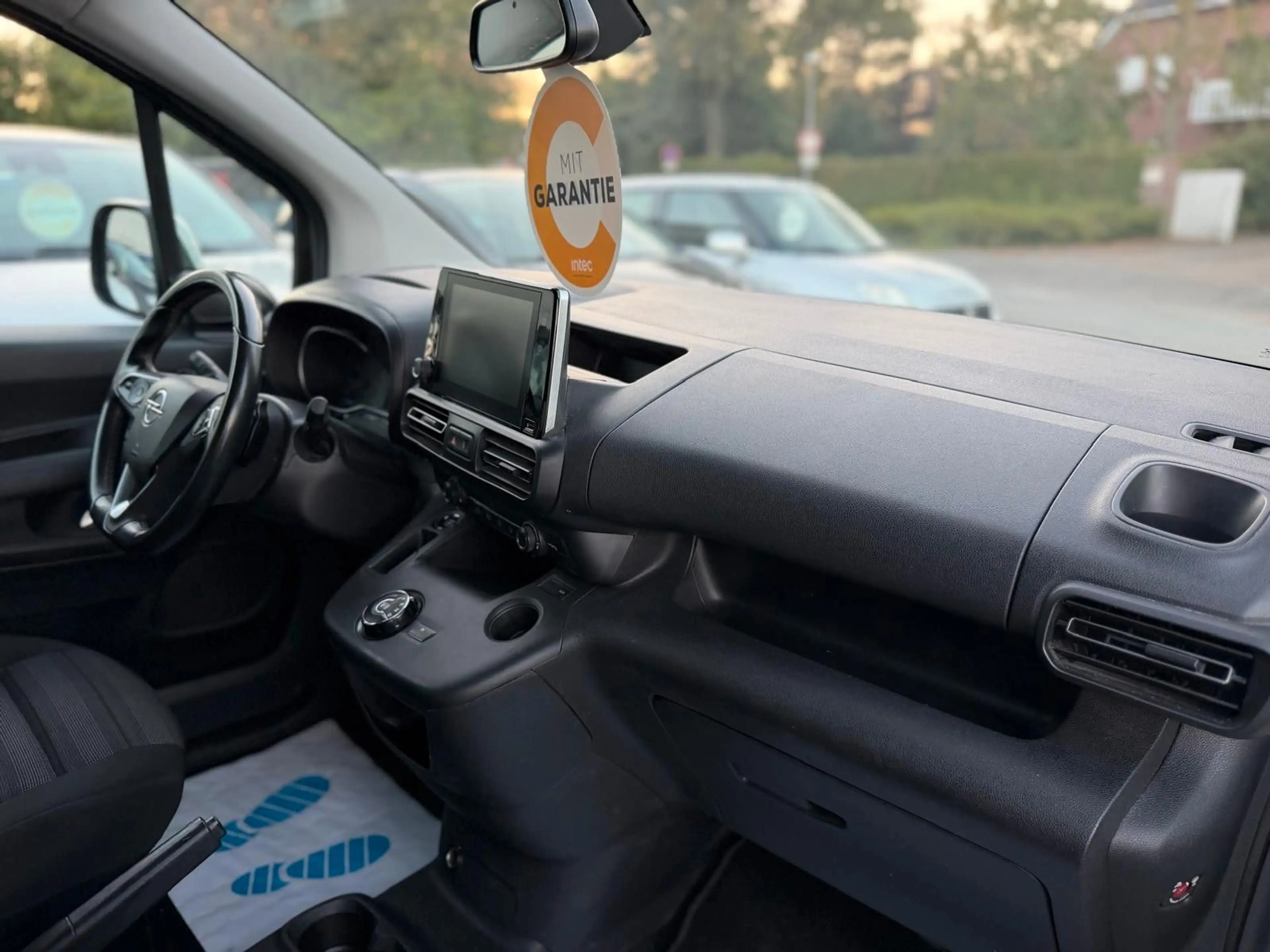 Opel Combo 1.5D, Carplay, Autom., Klima, AHK, SZH, PDC — photo 13
