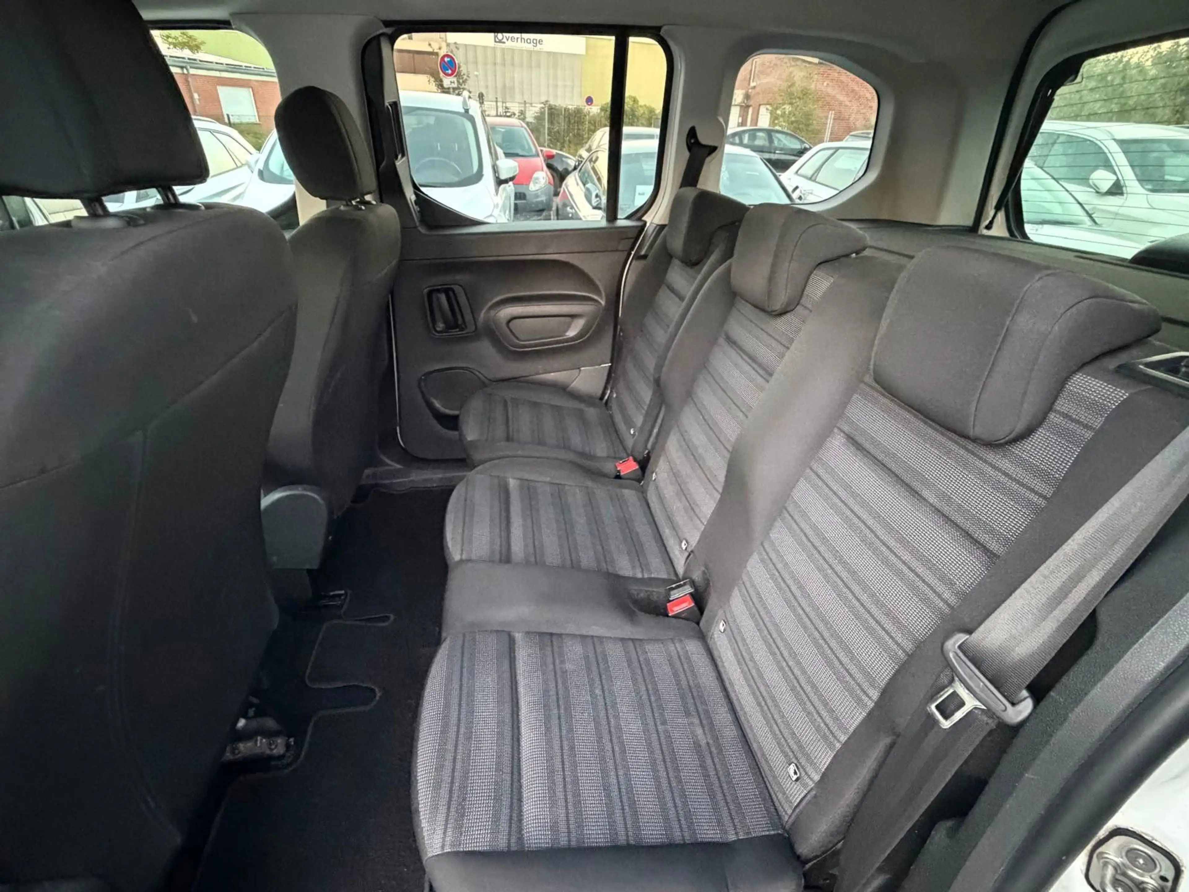 Opel Combo 1.5D, Carplay, Autom., Klima, AHK, SZH, PDC — photo 15