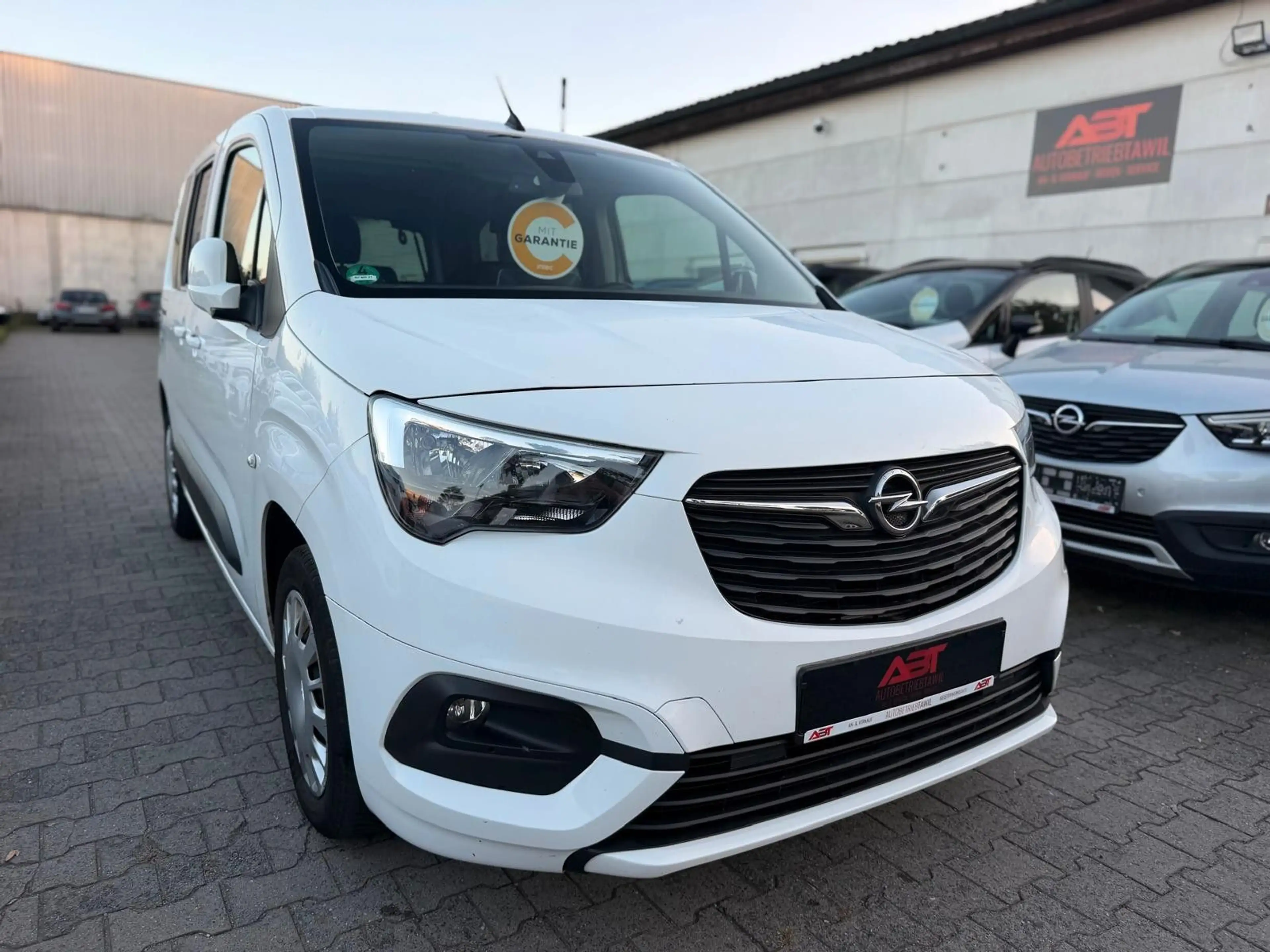 Opel Combo 1.5D, Carplay, Autom., Klima, AHK, SZH, PDC