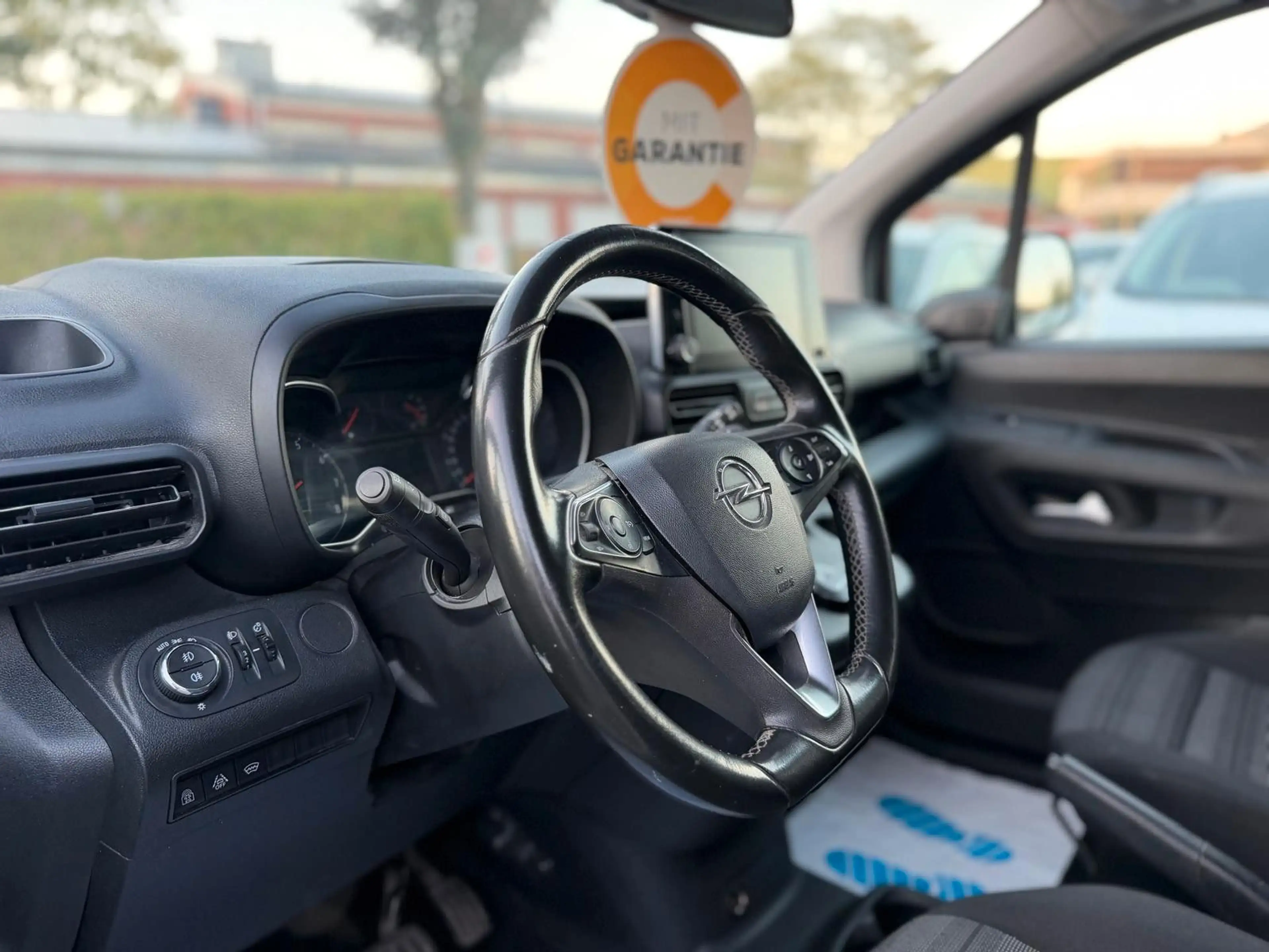 Opel Combo 1.5D, Carplay, Autom., Klima, AHK, SZH, PDC — photo 9