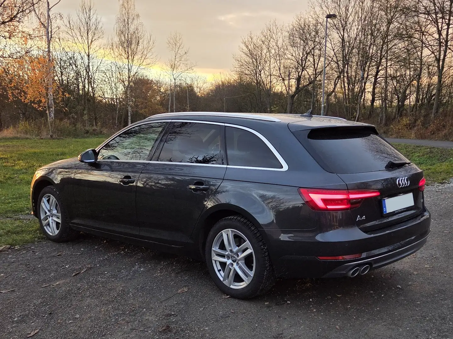 Audi A4 A4 Avant 2.0 TDI S tronic sport Grau - 2