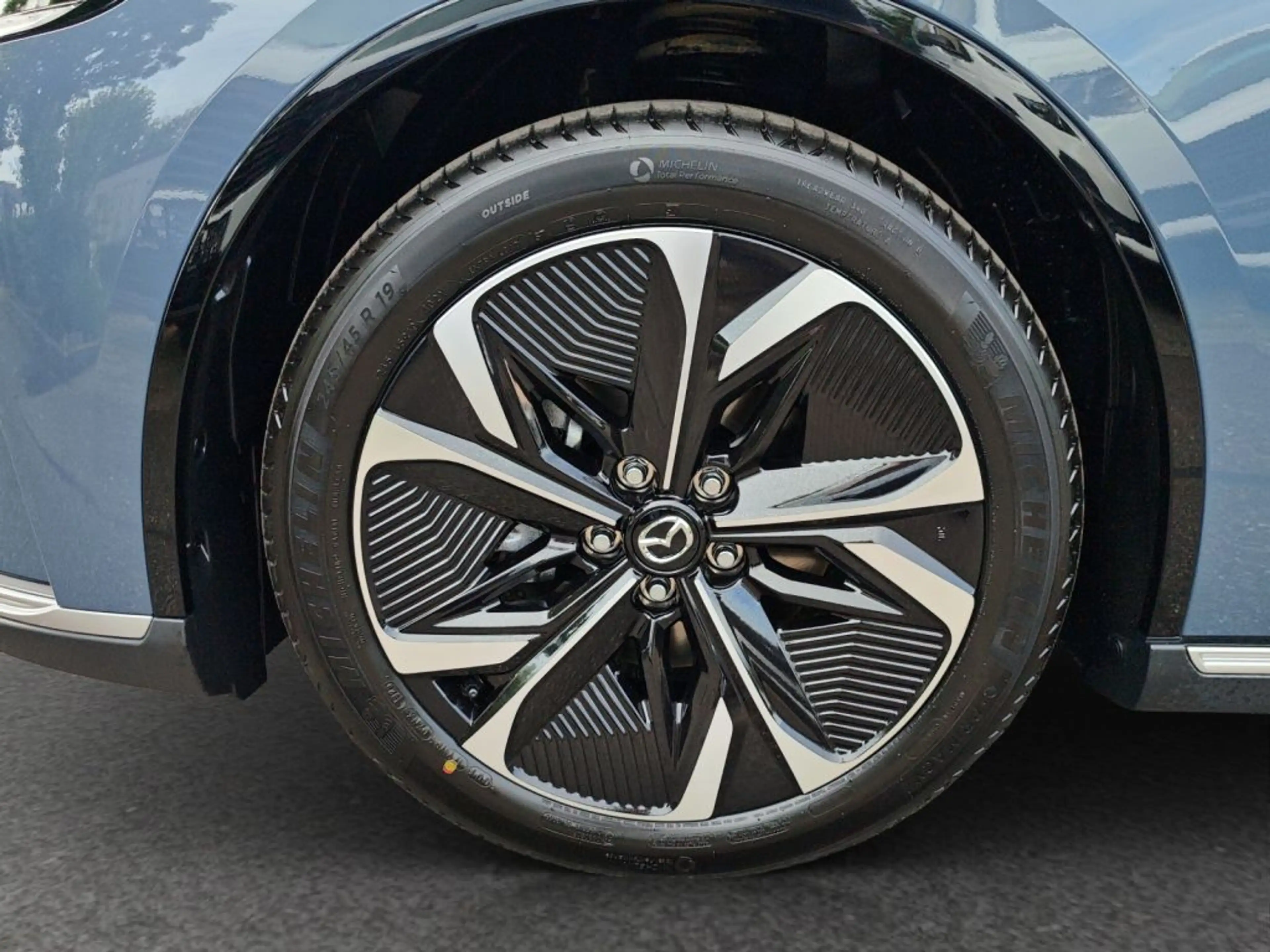 Mazda 6e EV Long Range Takumi — photo 14