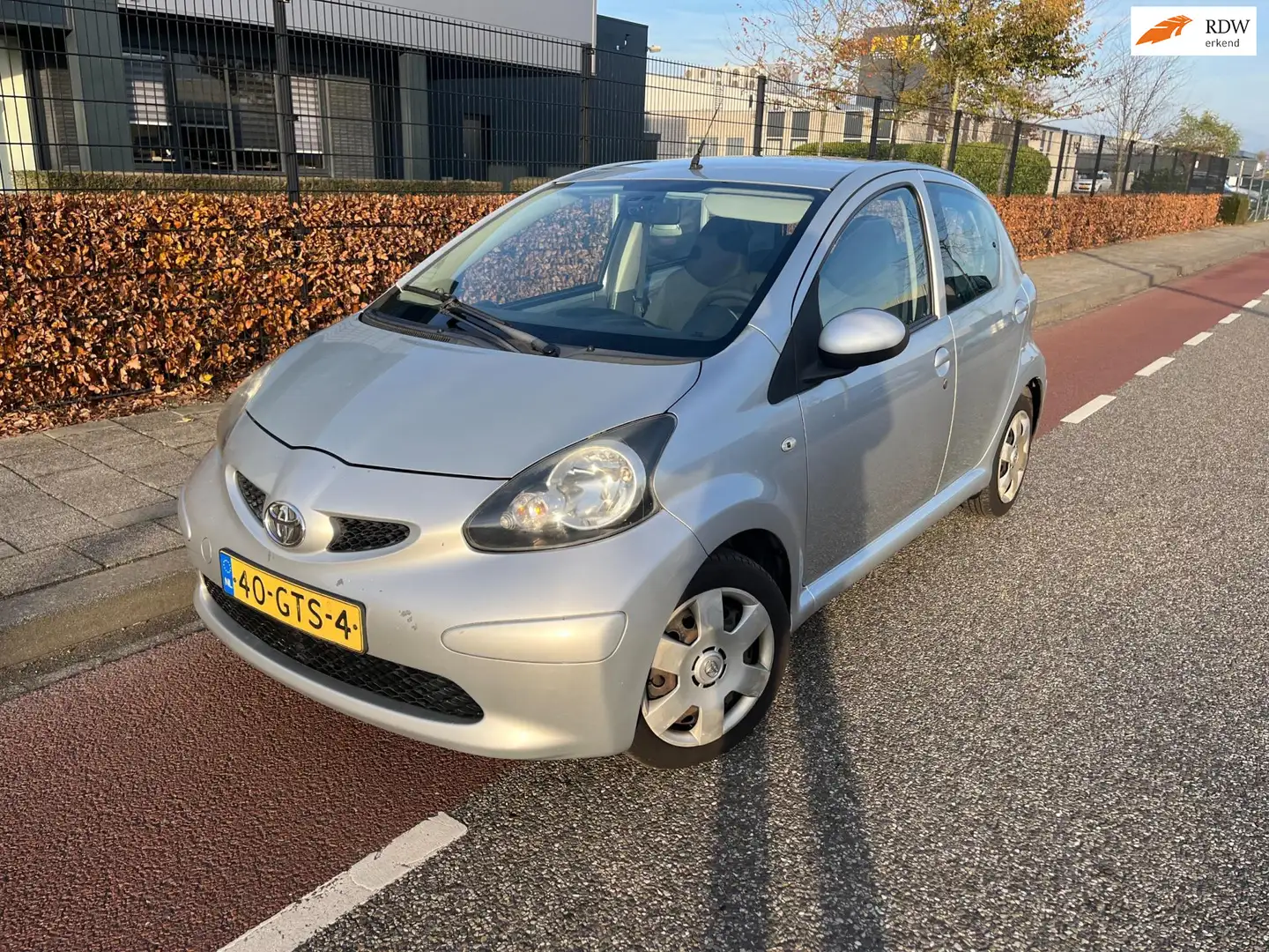 Toyota Aygo 1.0-12V Airco Grijs - 1
