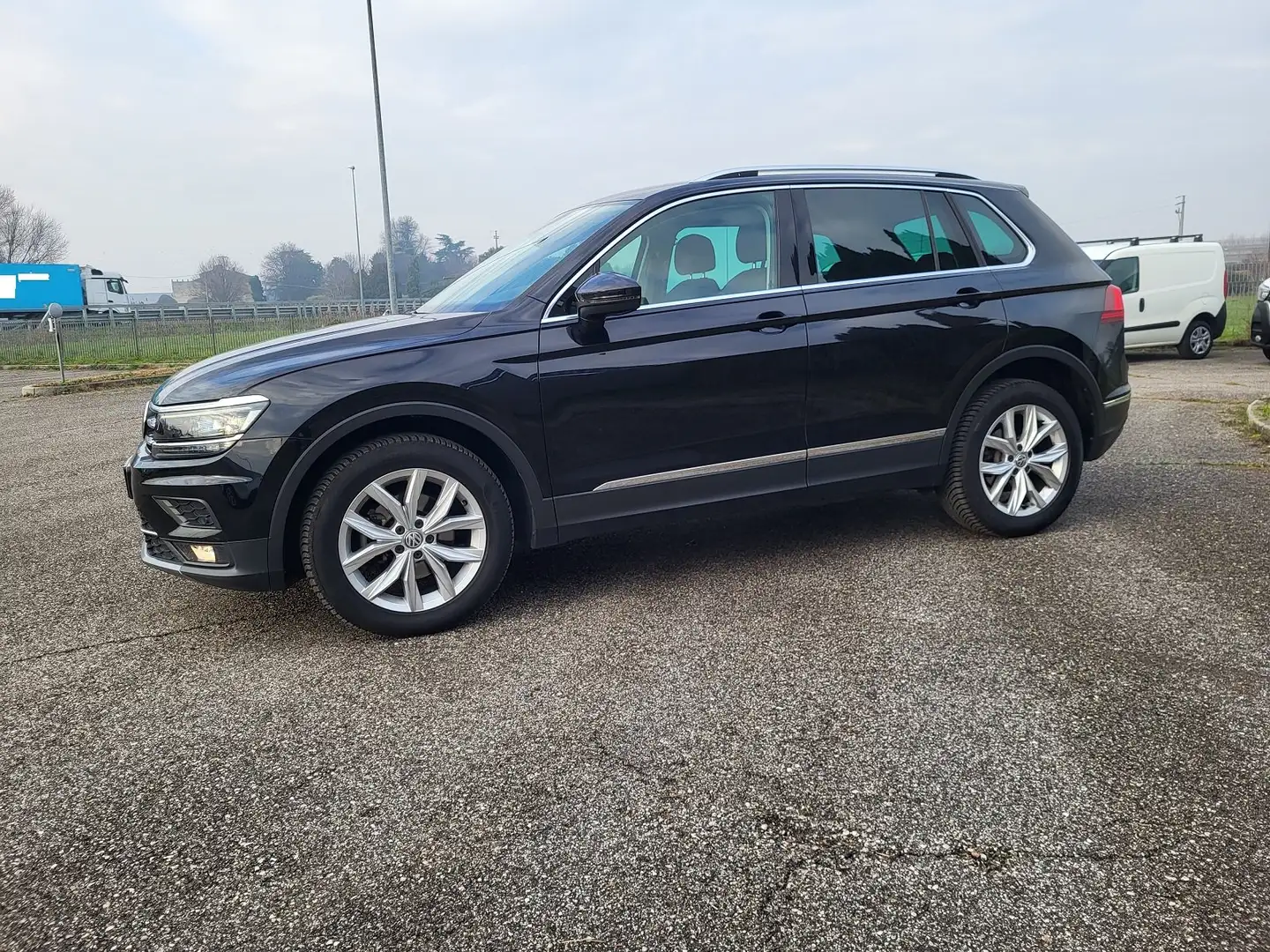 Volkswagen Tiguan 2.0 tdi Advanced 4motion 150cv dsg Noir - 1