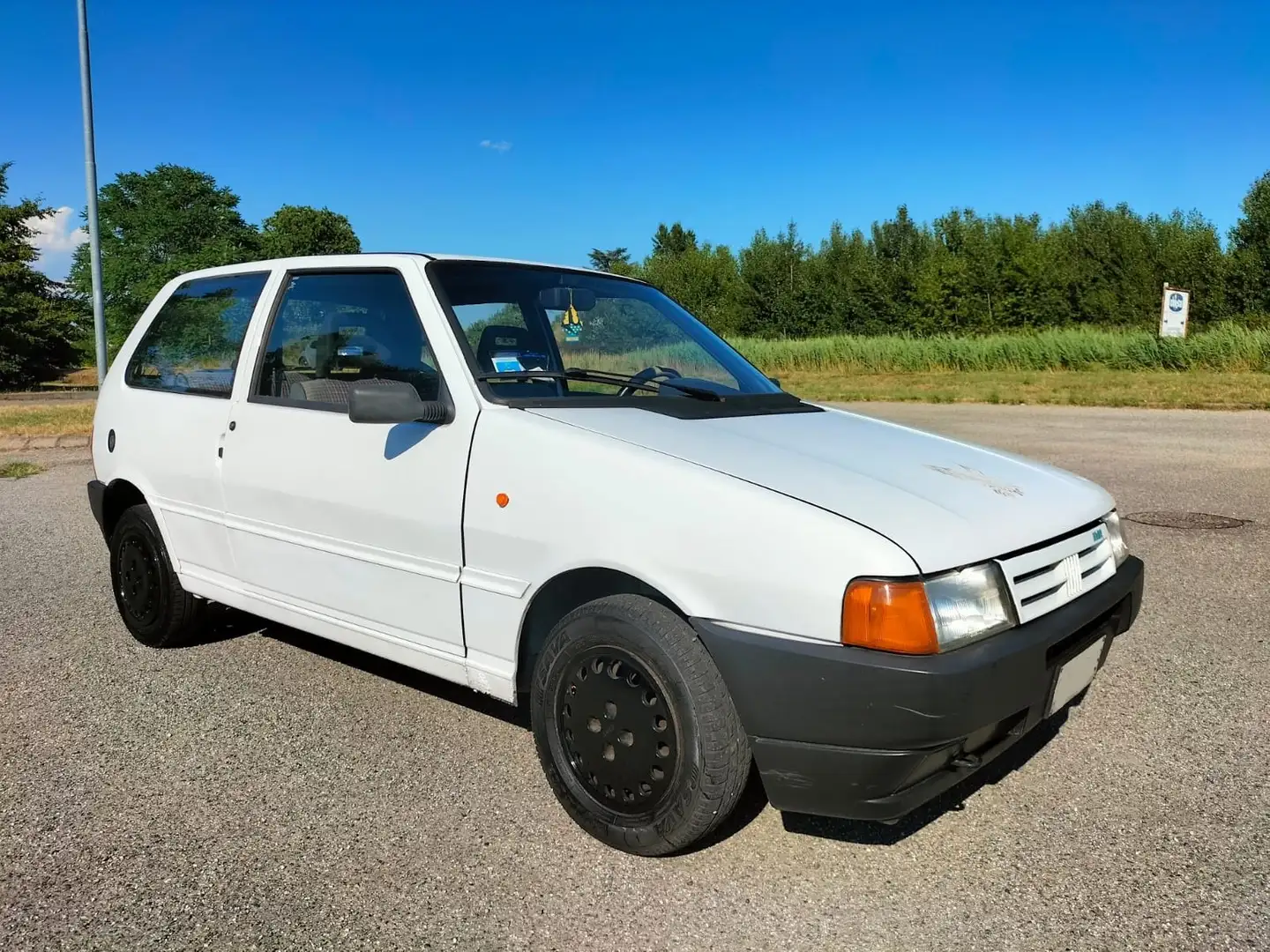 Fiat Uno 1990-KM 116.099 White - 1