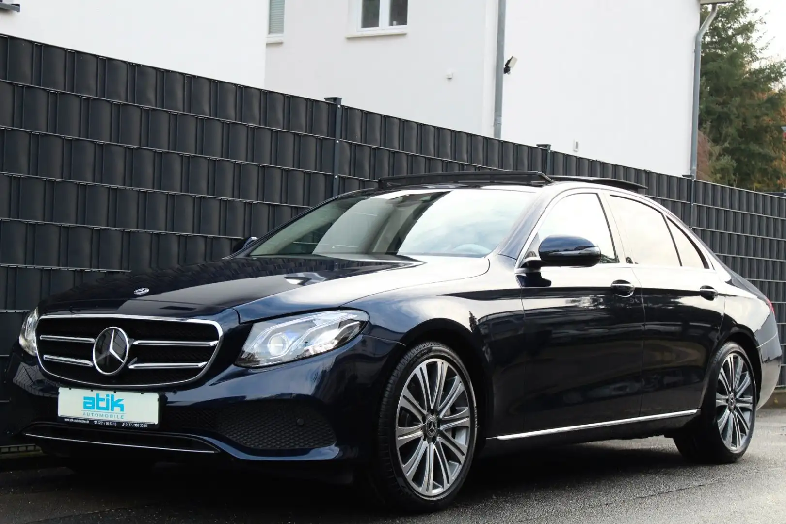 Mercedes-Benz E 450 1.HAND DESIGNO 4M PANO ASSIST MEMO 19" AHK Bleu - 1