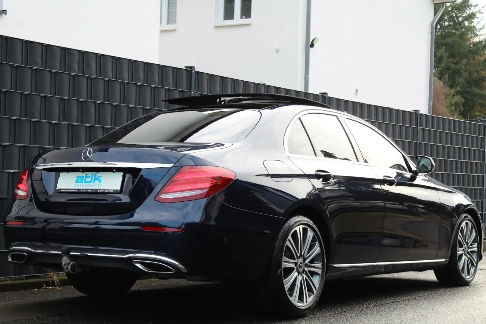 Mercedes-Benz E 450 1.HAND DESIGNO 4M PANO ASSIST MEMO 19" AHK Bleu - 2