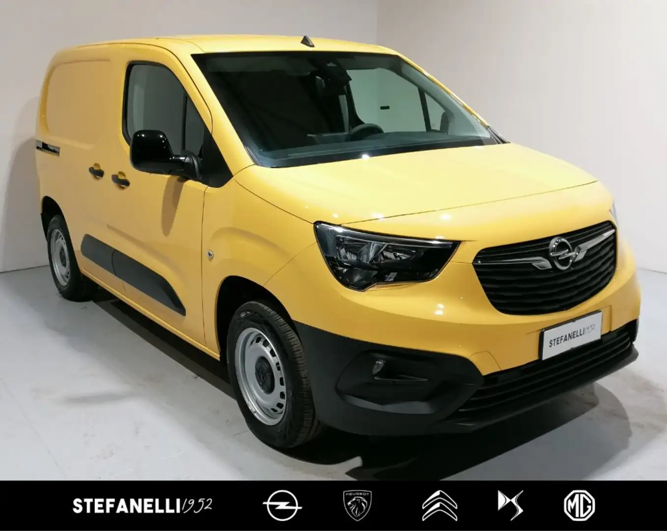 Opel Combo Cargo 1.2 Benzina 110CV S&S  L1 Edition Jaune - 1