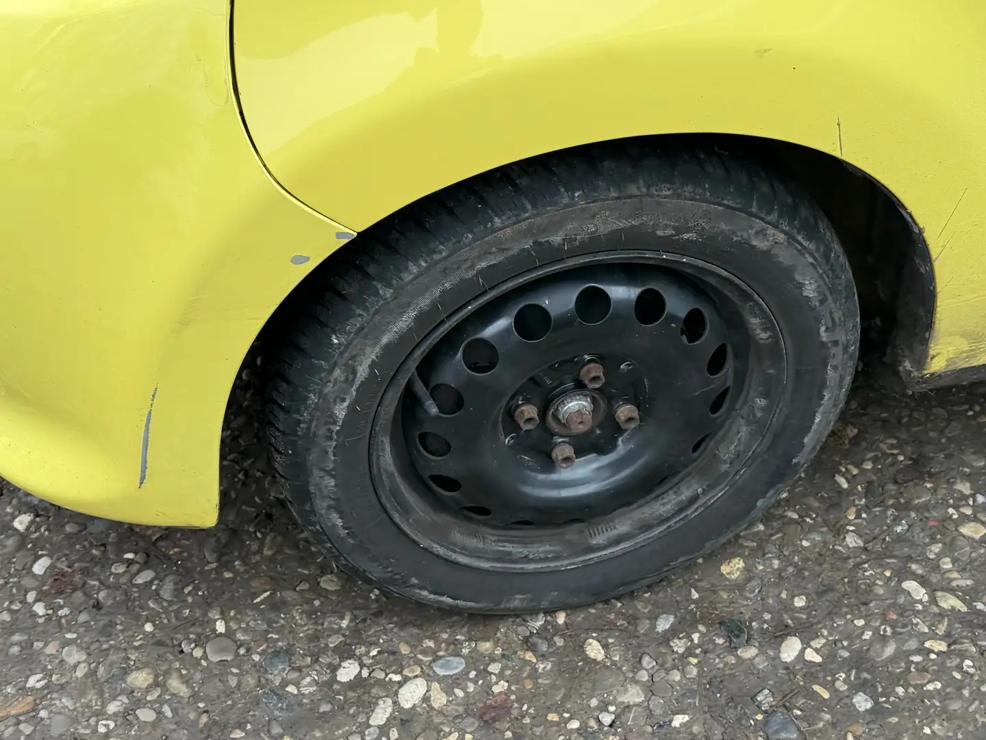 Peugeot 107 Filou Gelb - 2