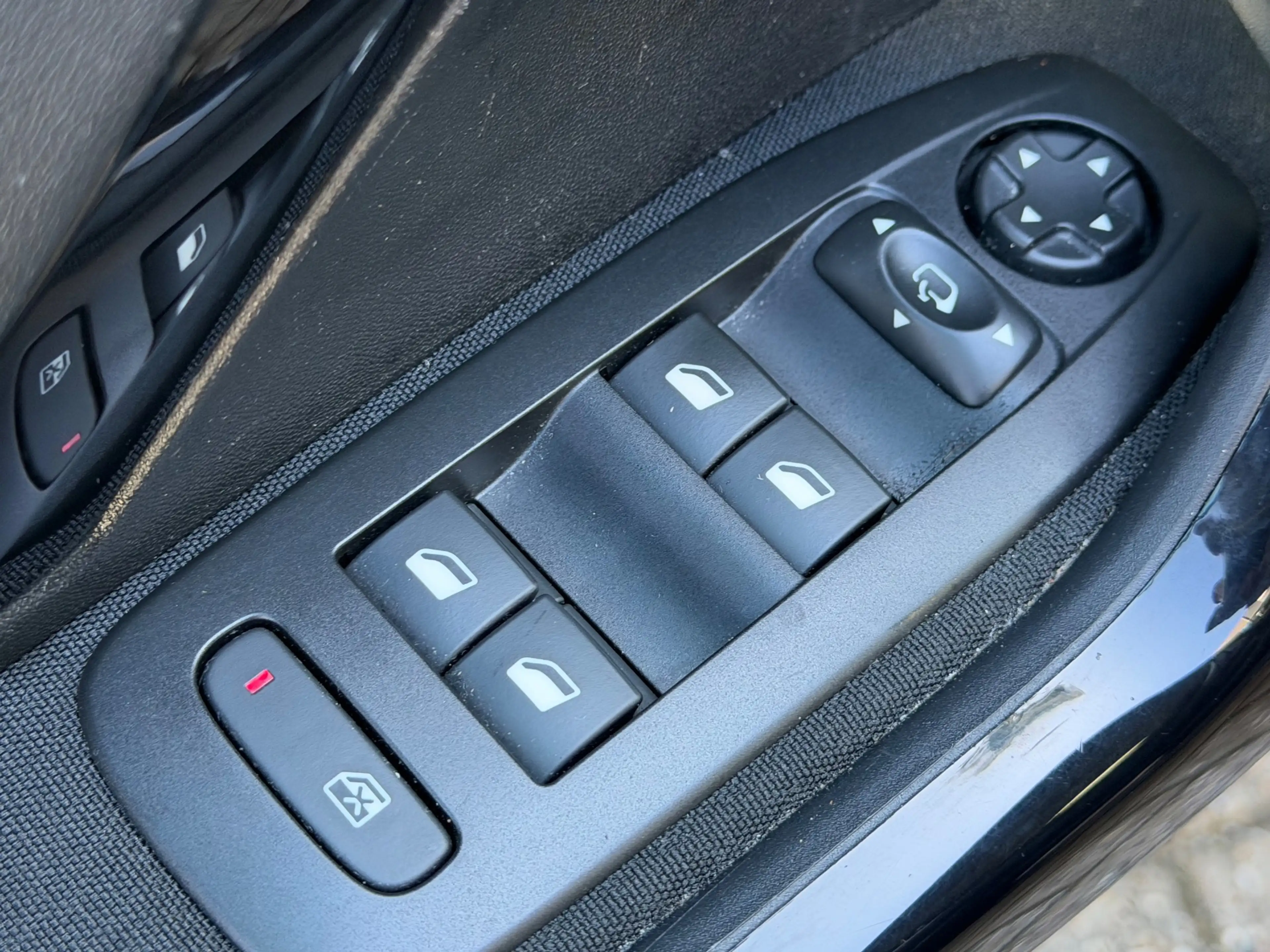 Peugeot 208 1.5 BlueHDi Blue Lease Allure — photo 13