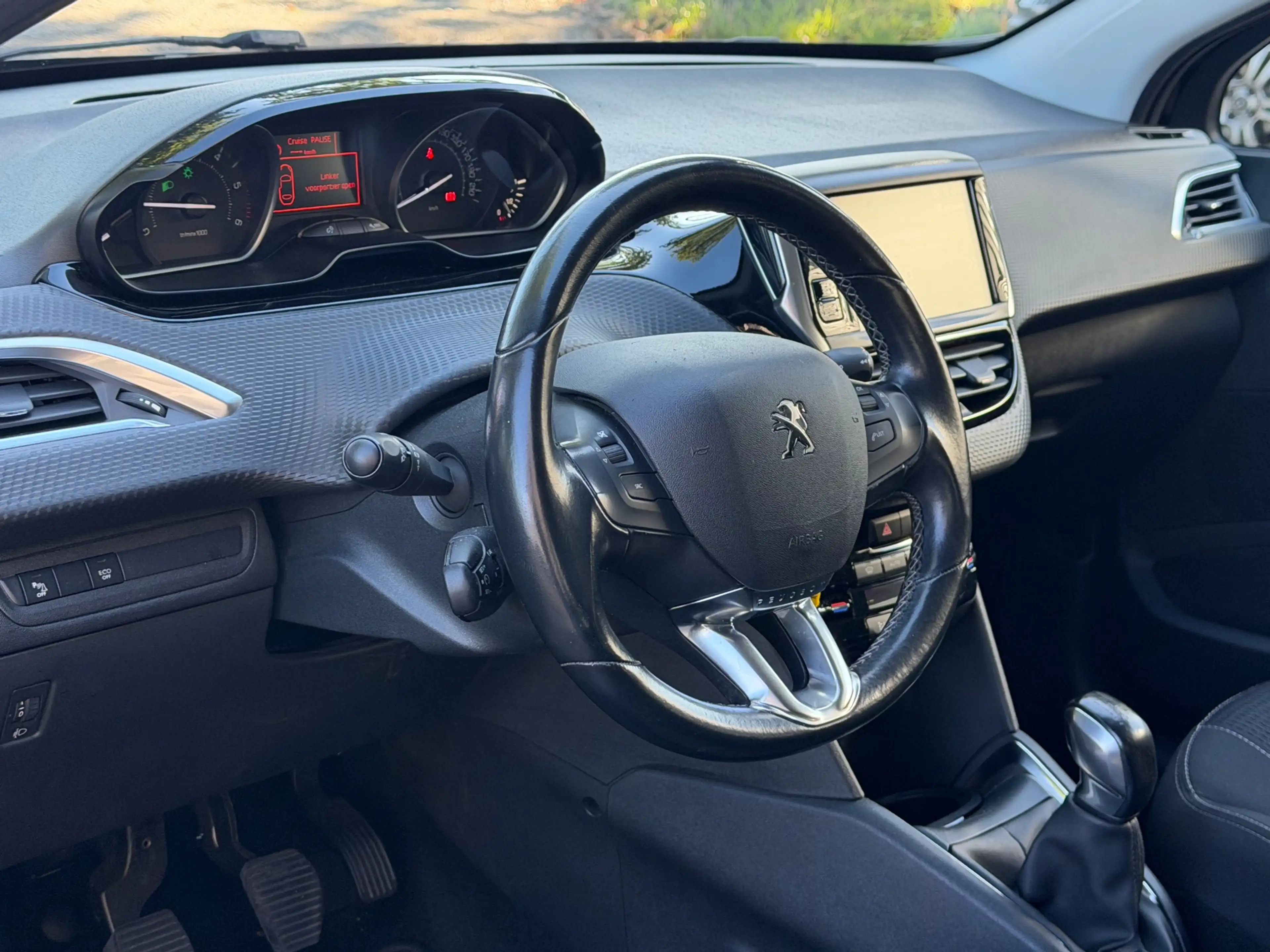 Peugeot 208 1.5 BlueHDi Blue Lease Allure — photo 11