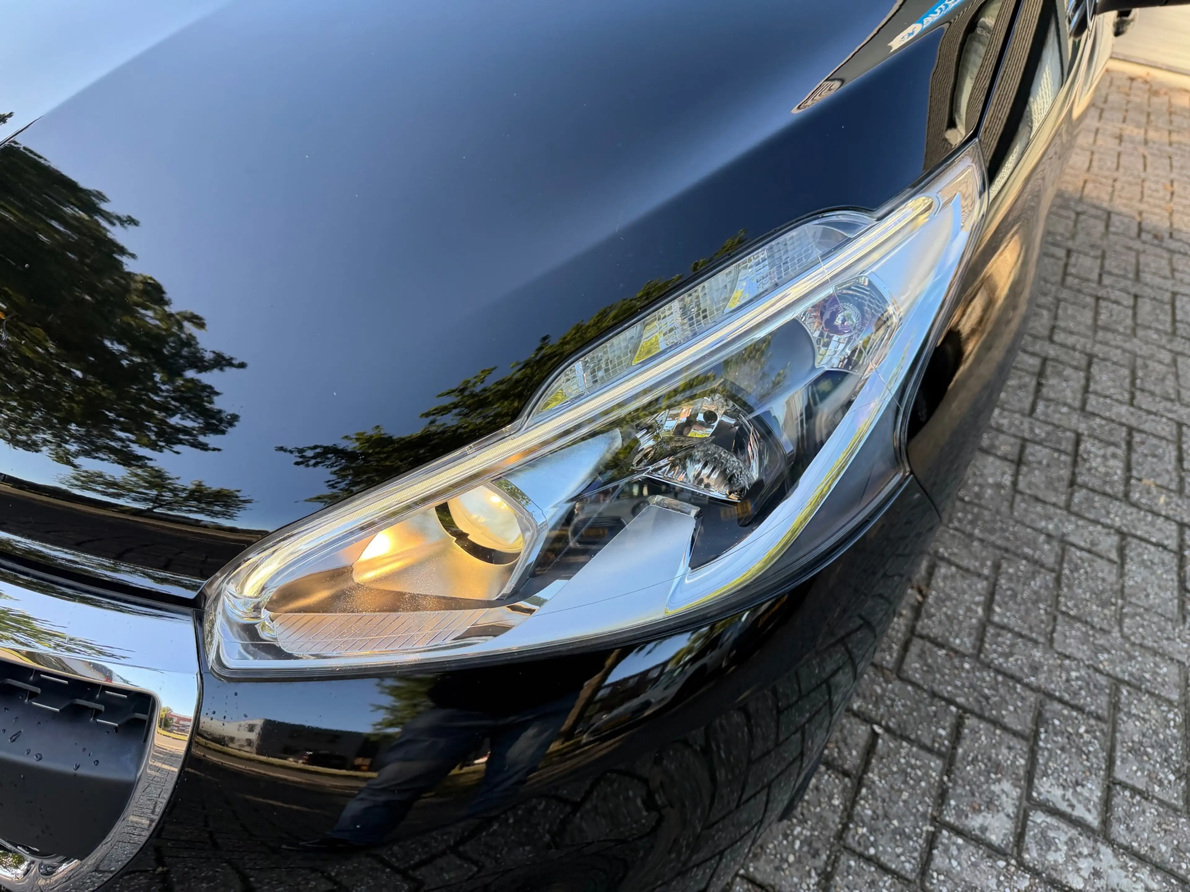 Peugeot 208 1.5 BlueHDi Blue Lease Allure — photo 9