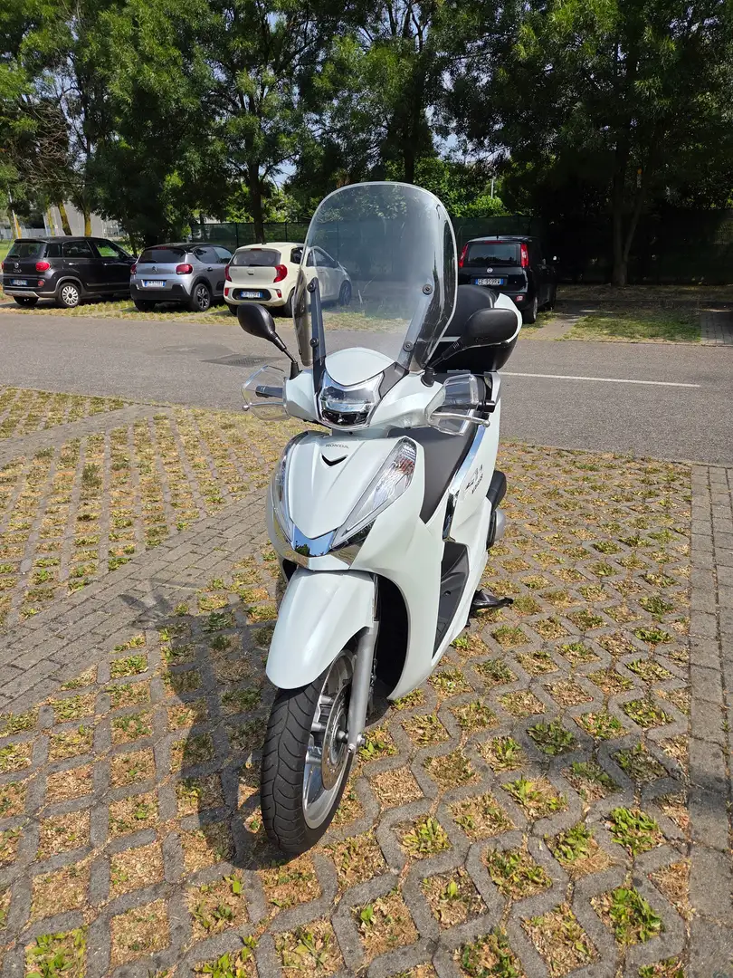 Honda SH 300 - 1