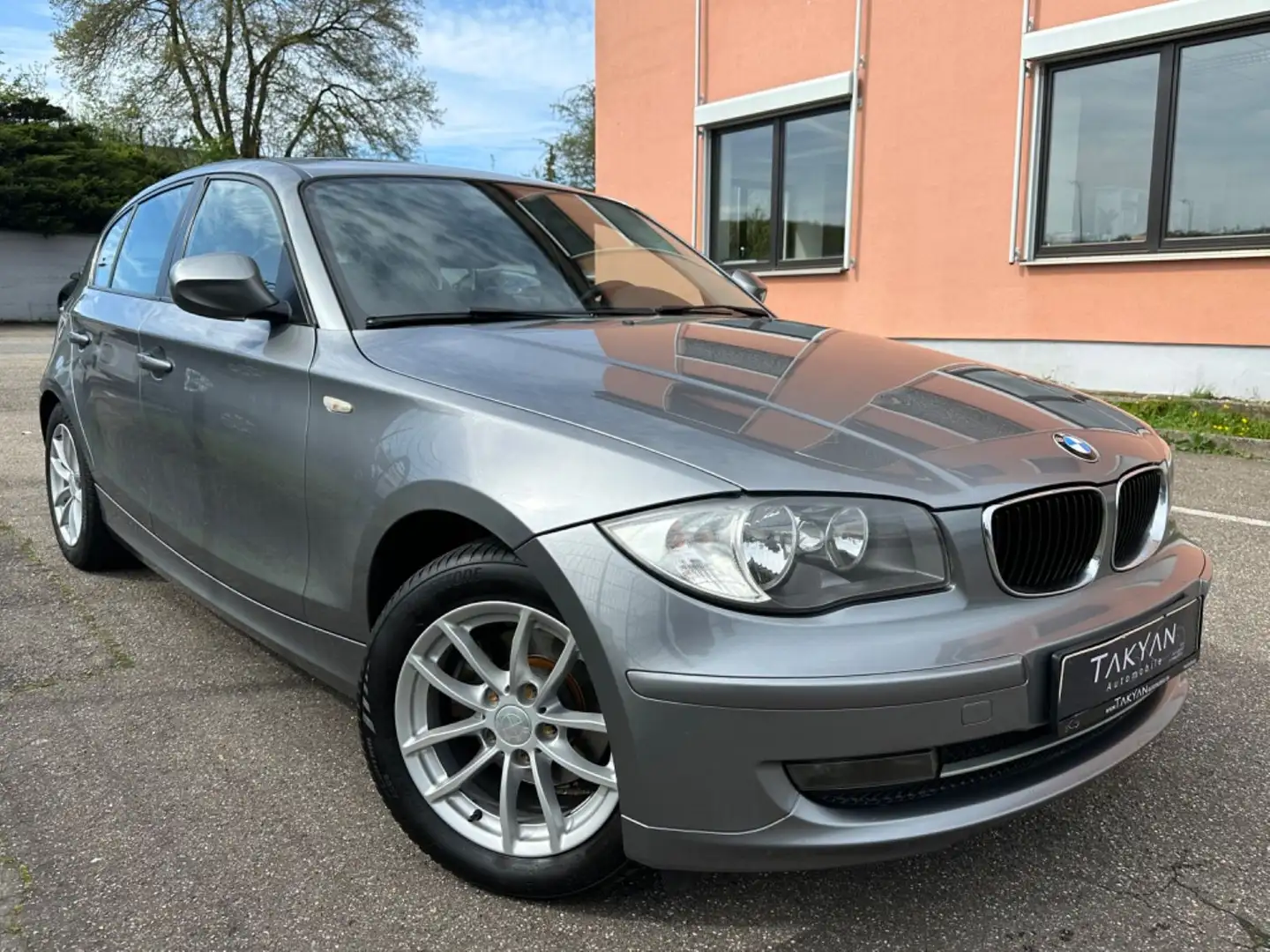 BMW 118 i Lim./Klimaaut./Sitzheizung/STEUERKETTE NEU Grau - 1
