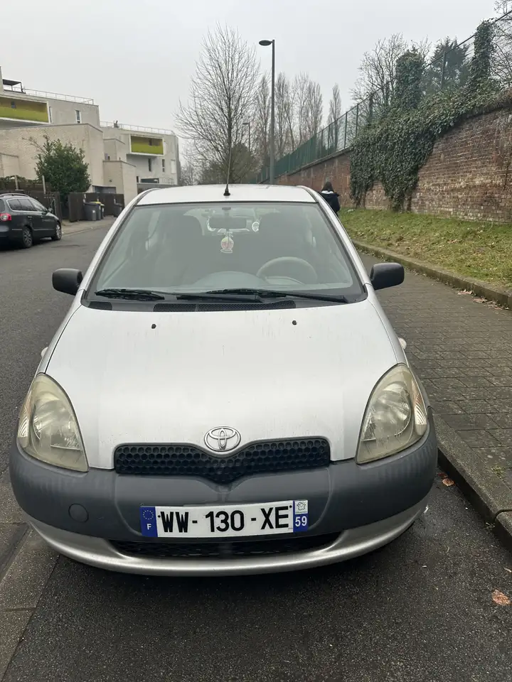 Toyota Yaris 1.0i Linea Terra GPS