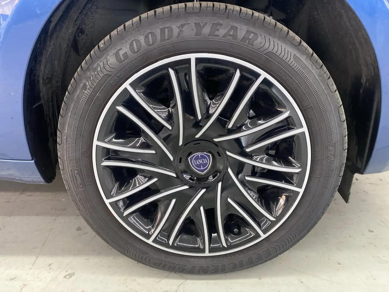 Lancia Ypsilon 2024 — фото 6