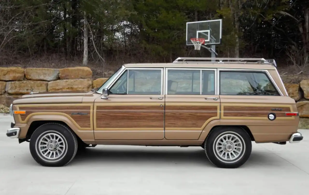 Jeep Wagoneer