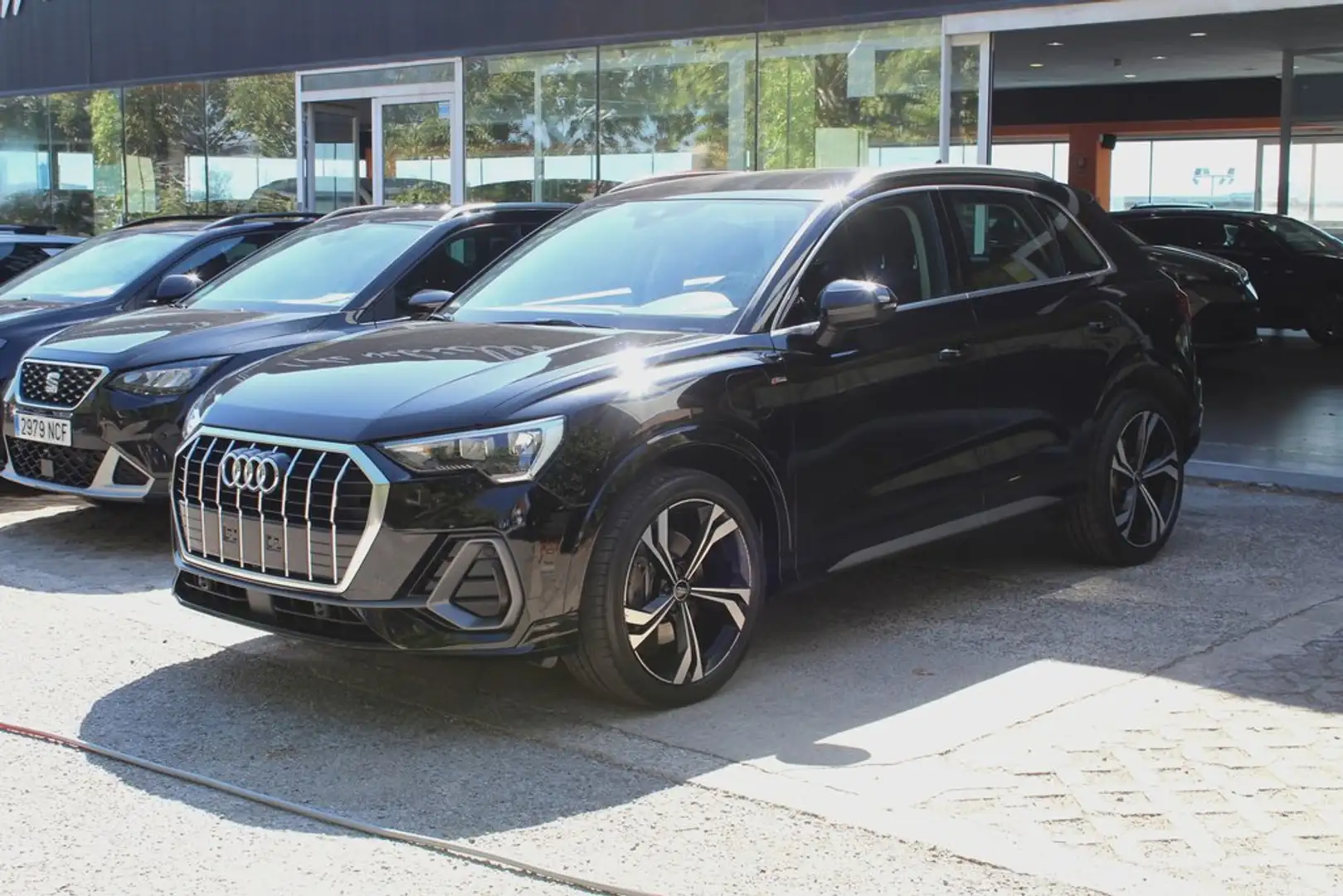 Audi Q3 45 TFSIe S line S-tronic - 2