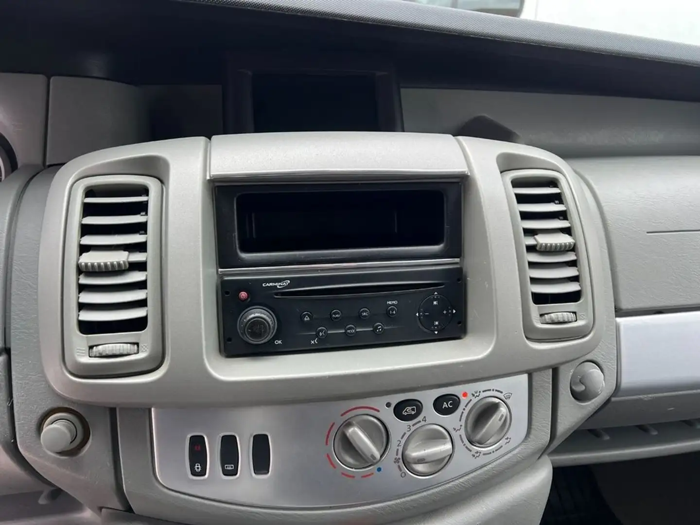 Renault Trafic Generation Privilege 2.5dCi 150 Gris - 2