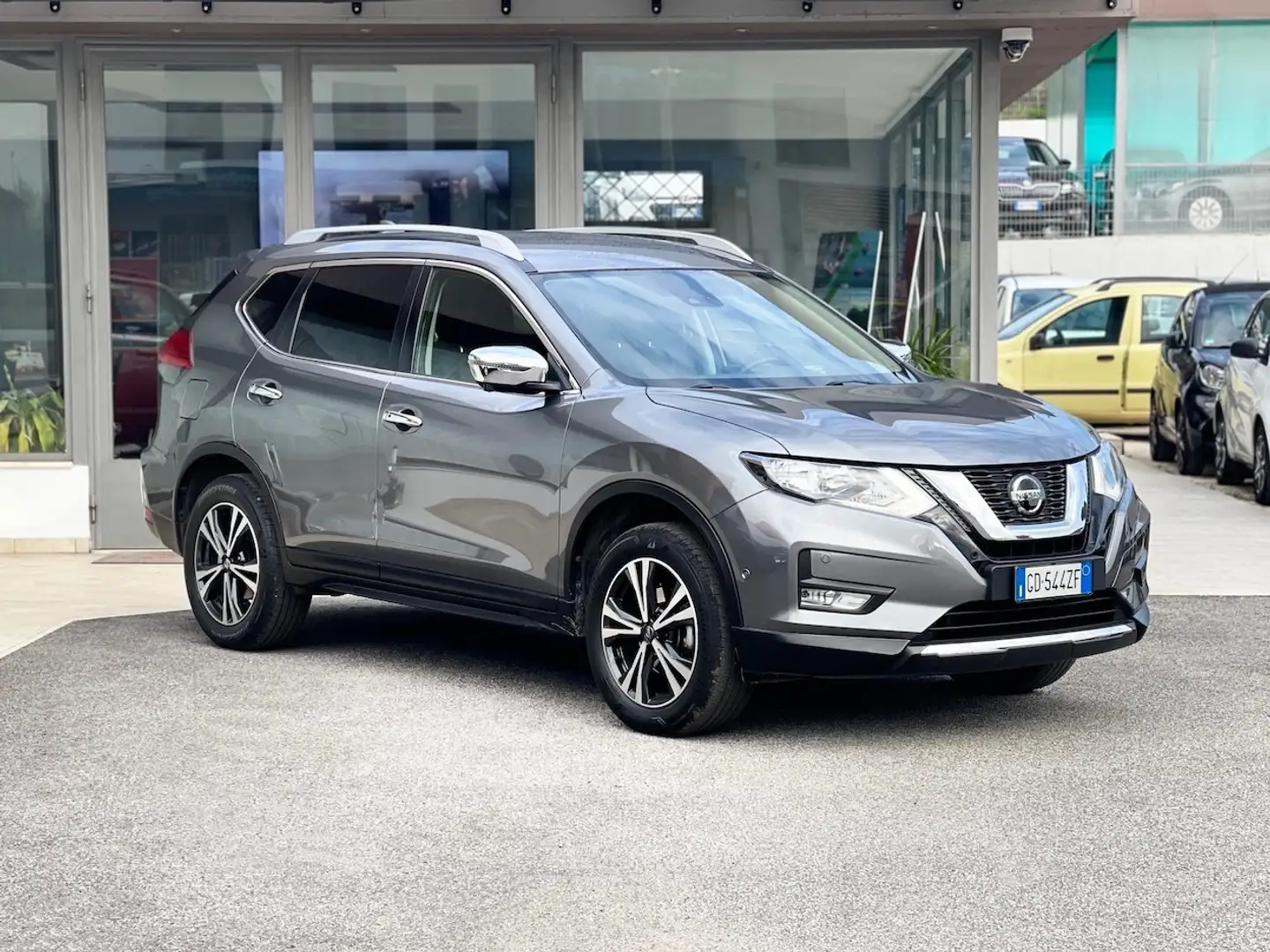 Nissan X-Trail 1.3 Benzina 160CV Salomon Automatica - 2021 Grigio - 1