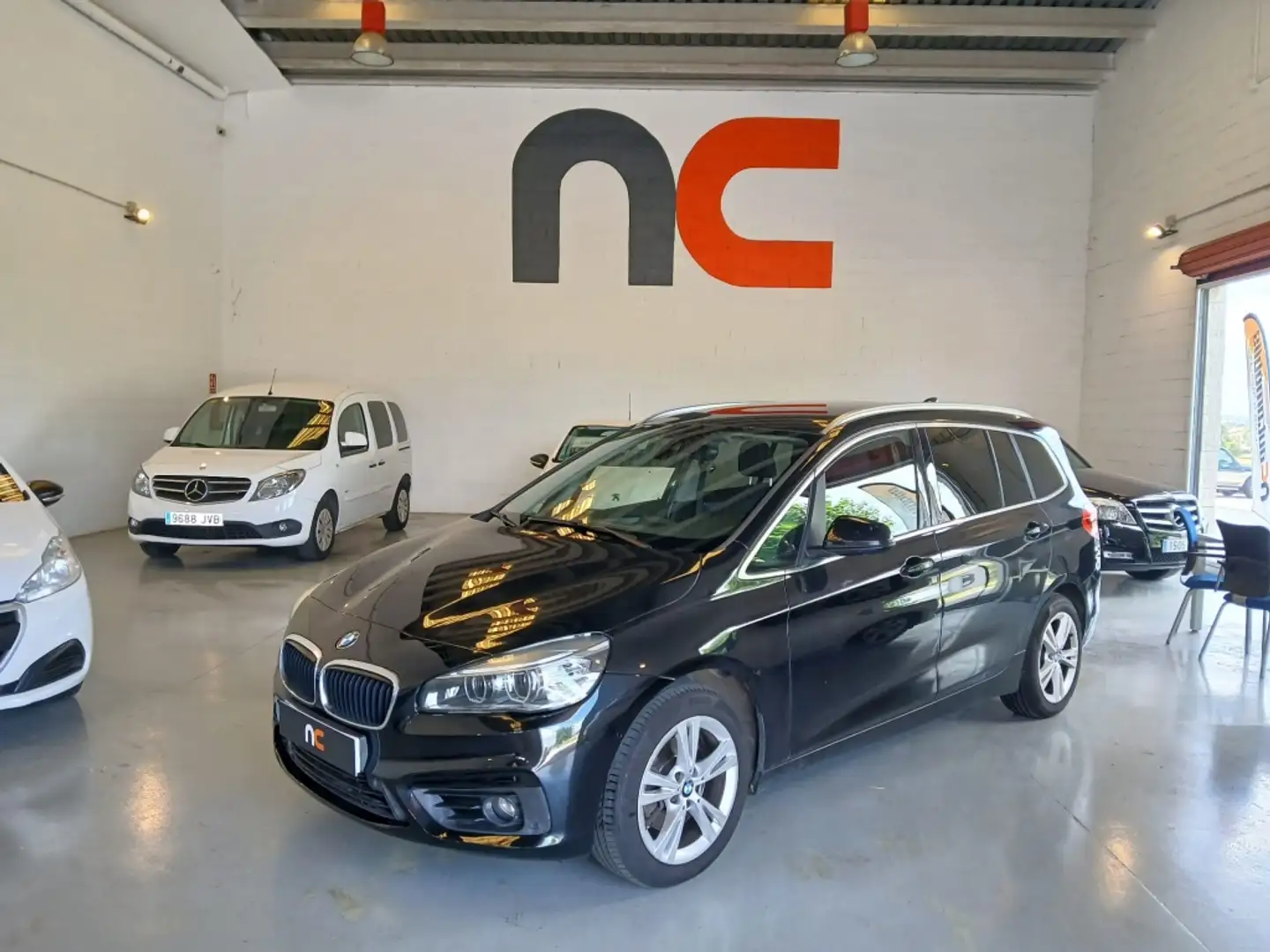 BMW BMW Serie 2 Monovolumen  Automático de 5 Puertas Schwarz - 1