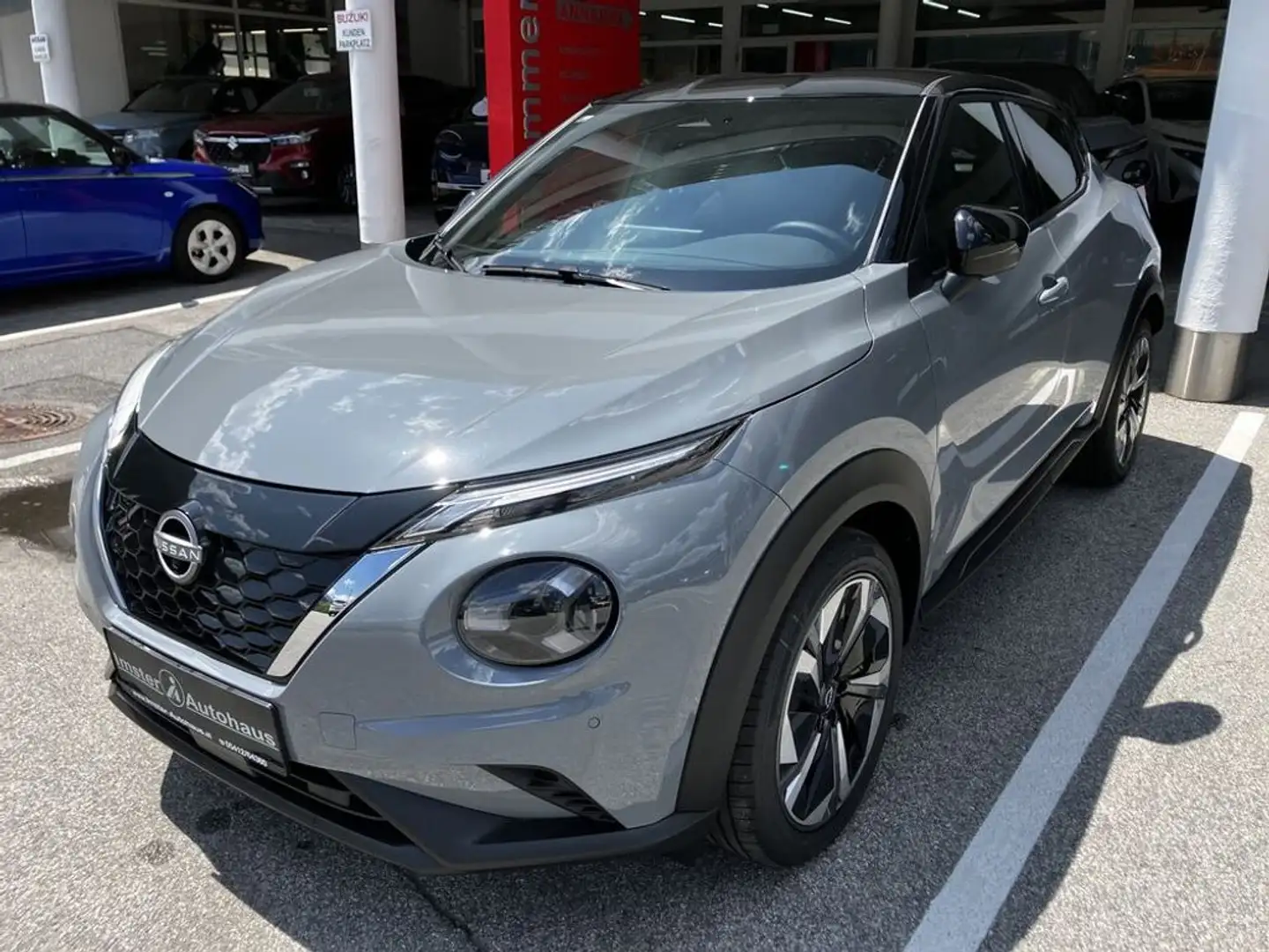 Nissan Juke 1,6 Hybrid N-Connecta+ Aut. 2-farbig Grau - 1