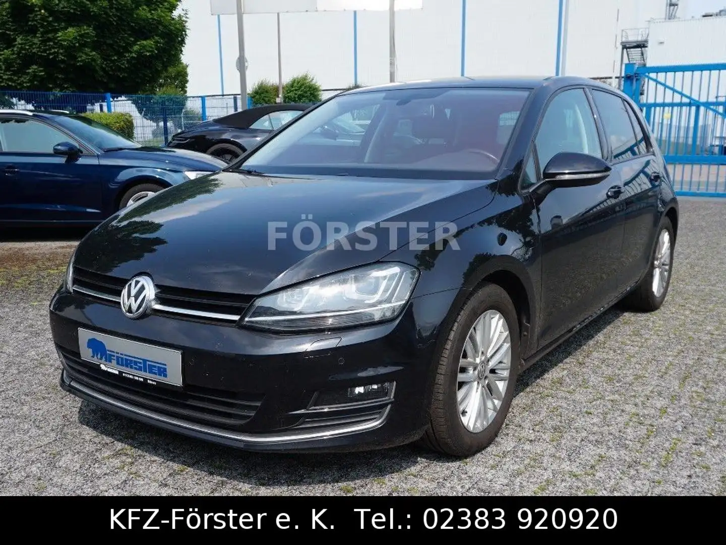 Volkswagen Golf VII Lim. Highline DSG 110KW Navi Noir - 1