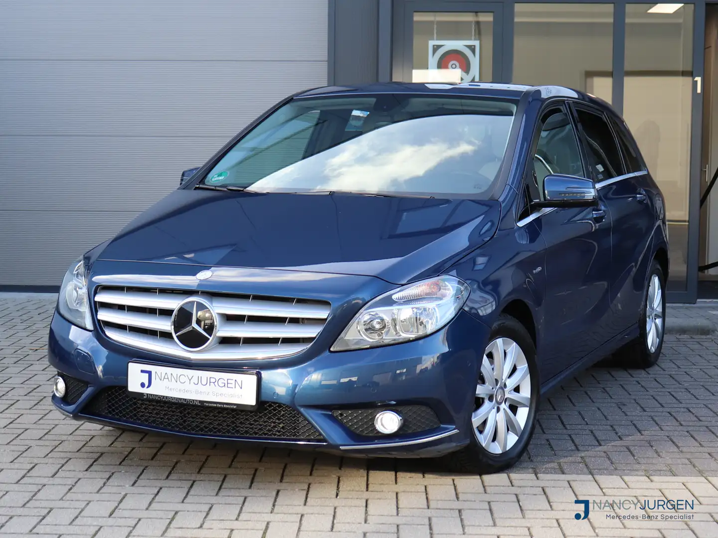 Mercedes-Benz B 180 Ambition | Airco | Navi | Spiegel Pakket | Zitcomf Blauw - 1
