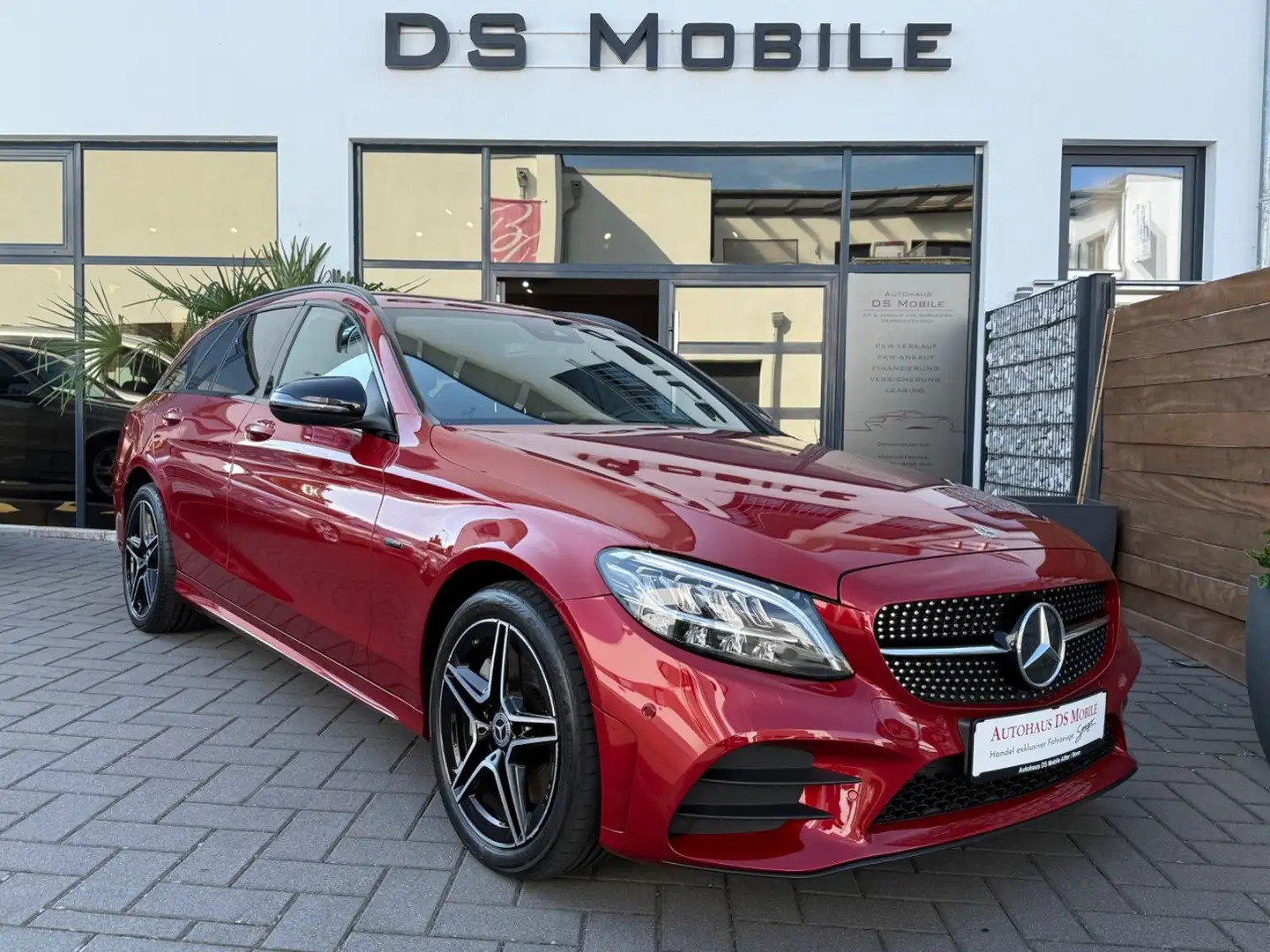 Mercedes-Benz C 300 C -Klasse T-Modell C 300 T de Rouge - 1