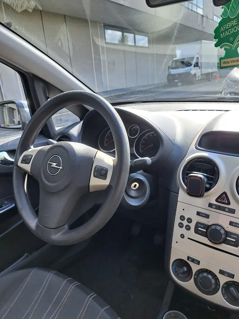 Opel Corsa 1.2 - 80 Twinport Enjoy - 2