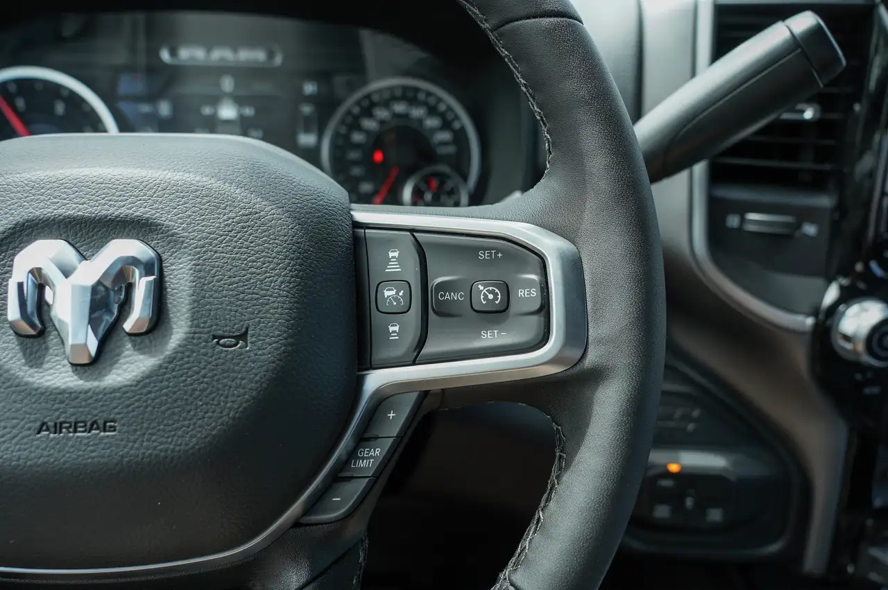 RAM 2500 снимка RAM 2500