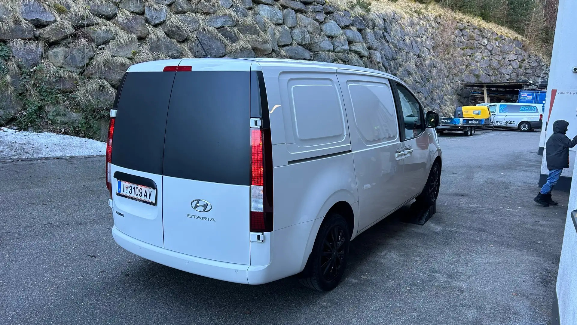 Hyundai STARIA Bus 2,2 CRDi Trend Line - 2