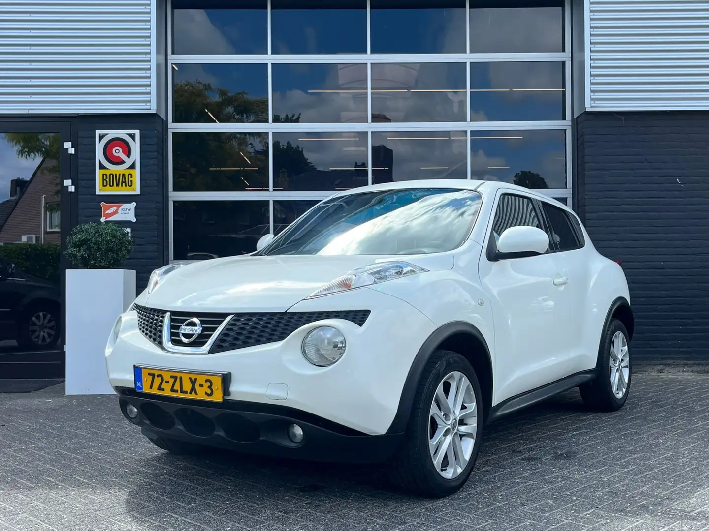 Nissan Juke 1.6 Acenta, Automaat, Bluetooth, Camera, Cruise, T Wit - 1
