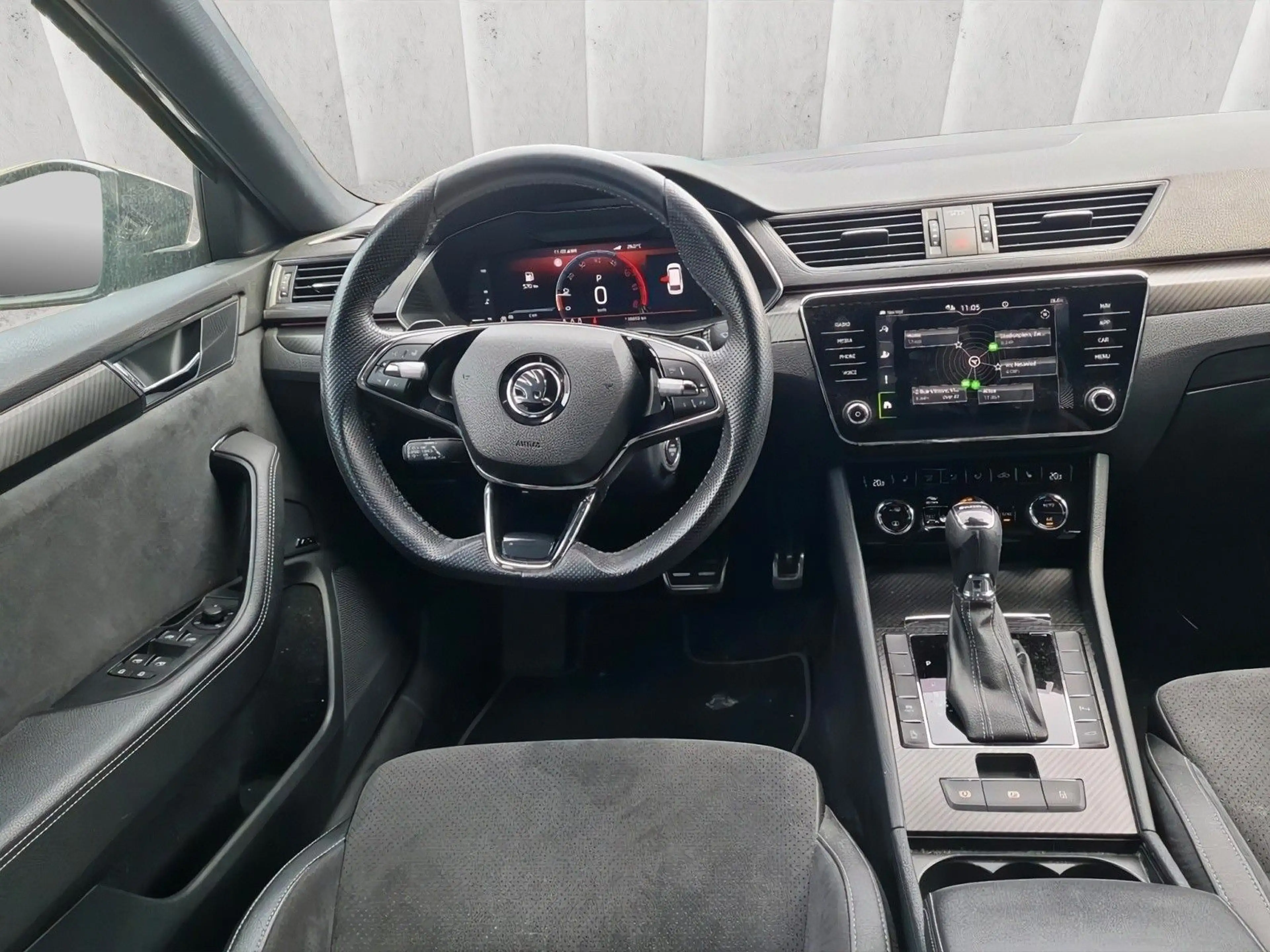 Skoda Superb 2.0 TDI Sportline DSG,LED,SHZ,RFK*30 — photo 5