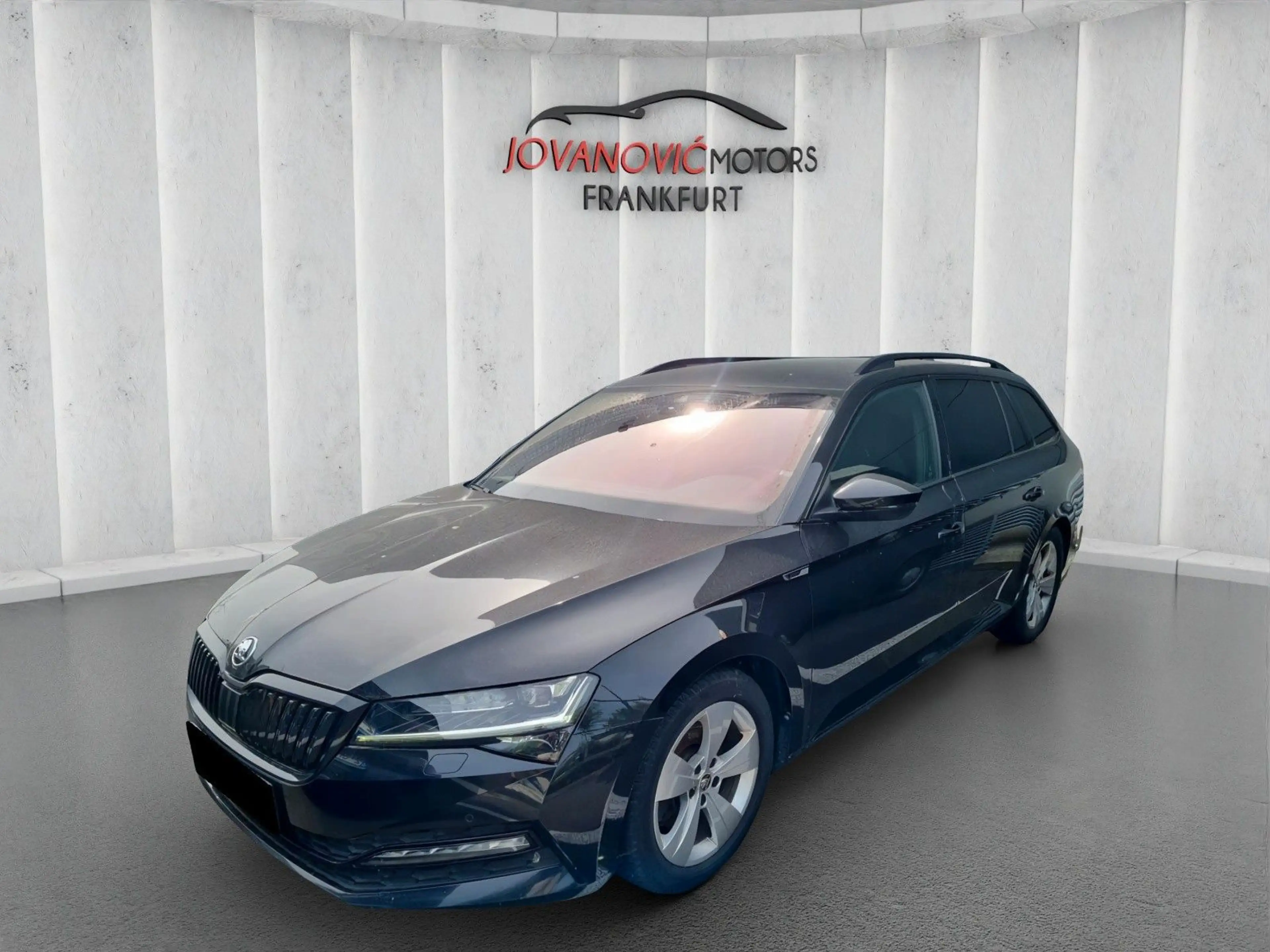 Skoda Superb 2.0 TDI Sportline DSG,LED,SHZ,RFK*30