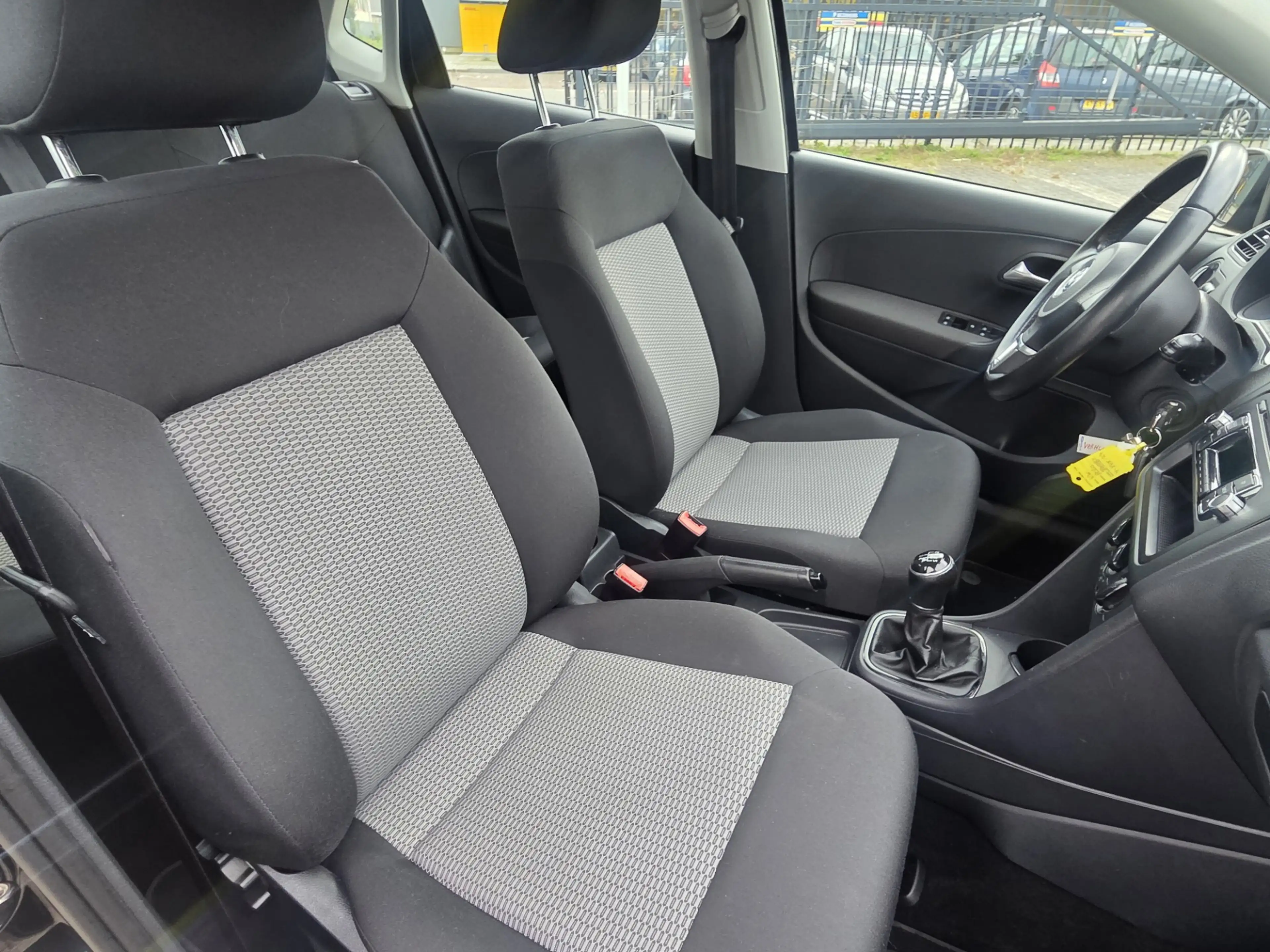 Volkswagen Polo 1.2 TSI R-Line Edition/DEALER ONDERHOUDEN — photo 7