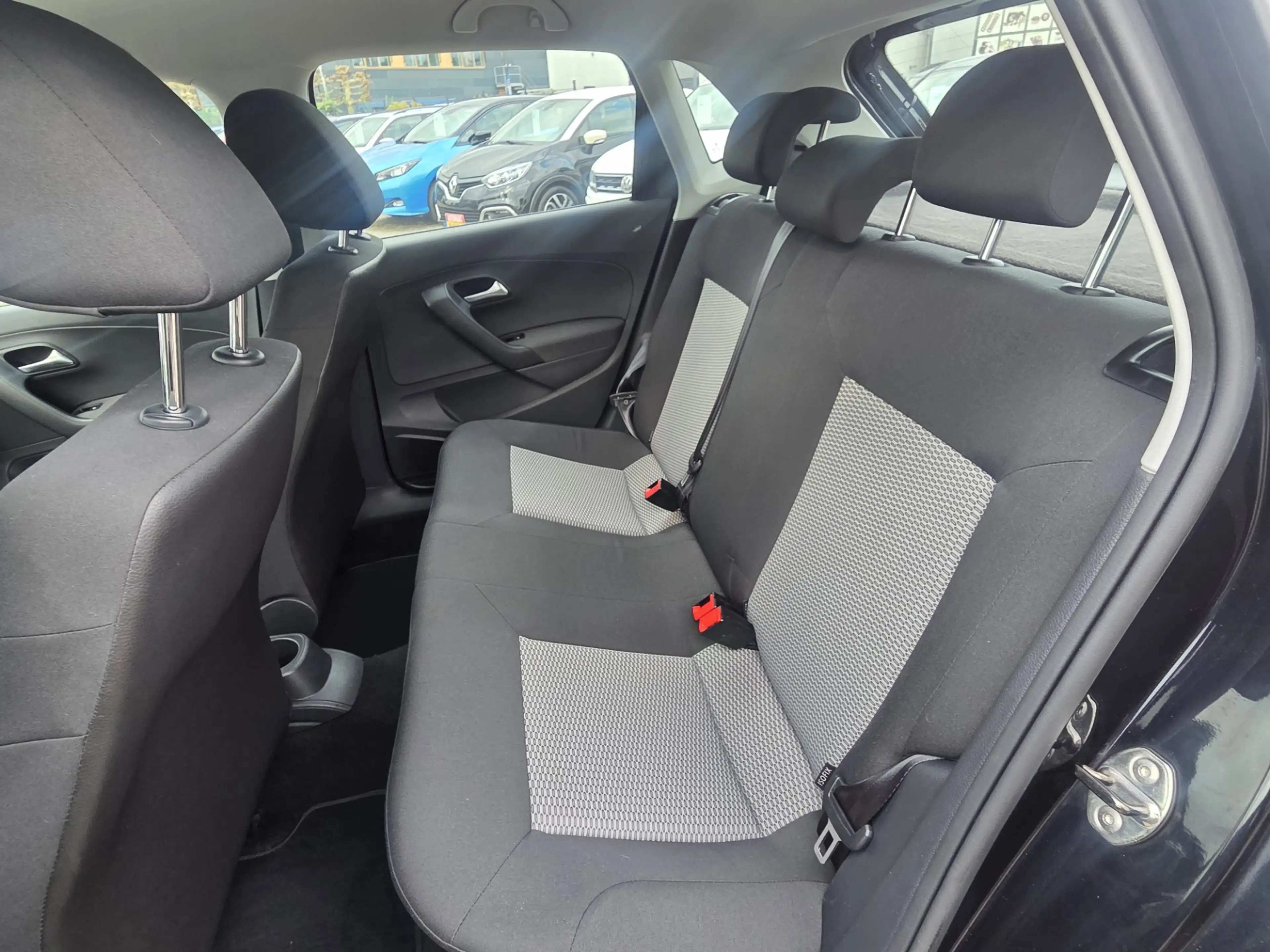 Volkswagen Polo 1.2 TSI R-Line Edition/DEALER ONDERHOUDEN — photo 6